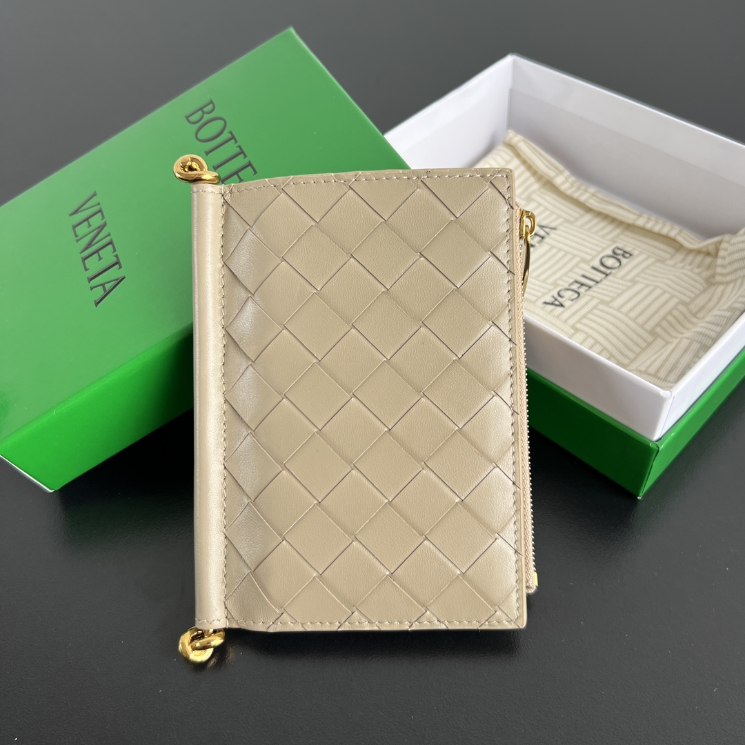 Bottega Veneta Solstice Medium Folded Wallet in Beige Intreccio Leather
