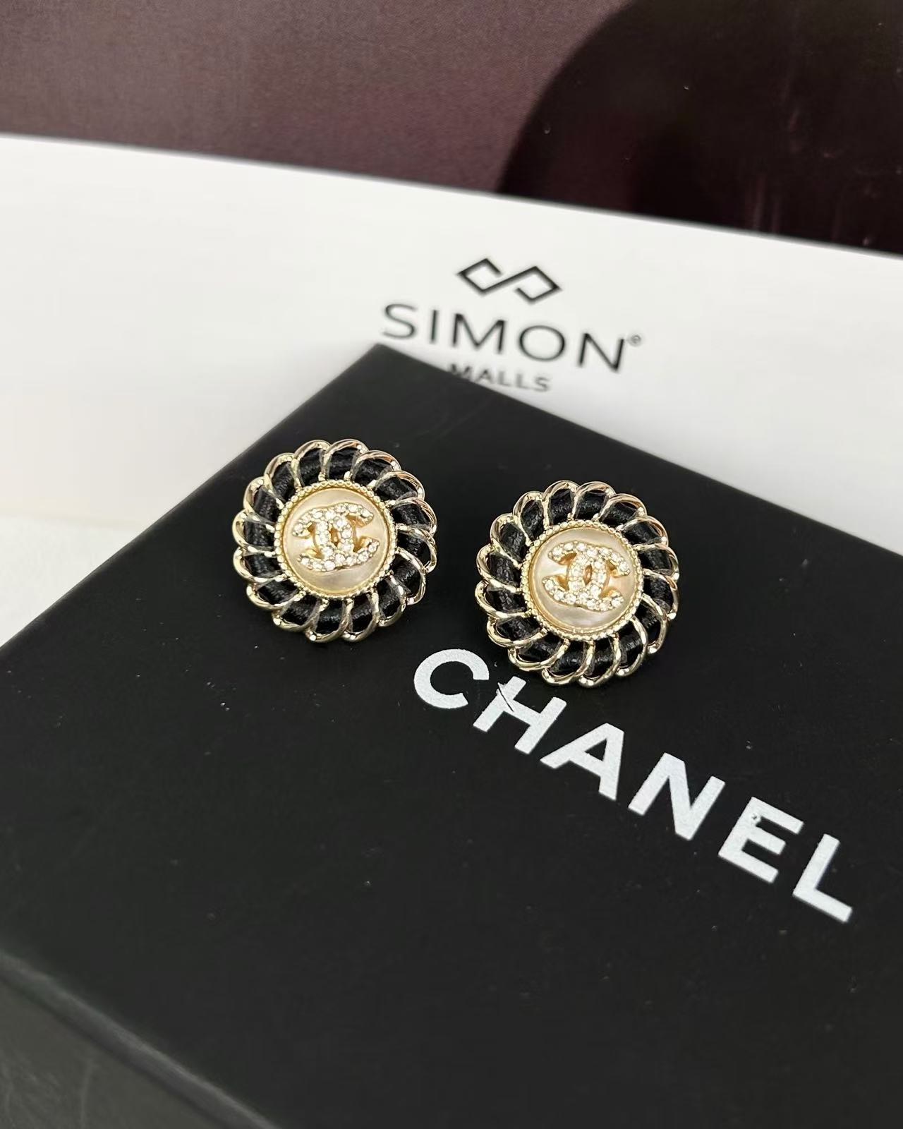Chanel Fashion Earrings