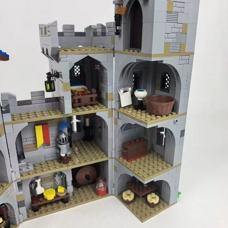 MOC 92106 - Modular Castle's Keep