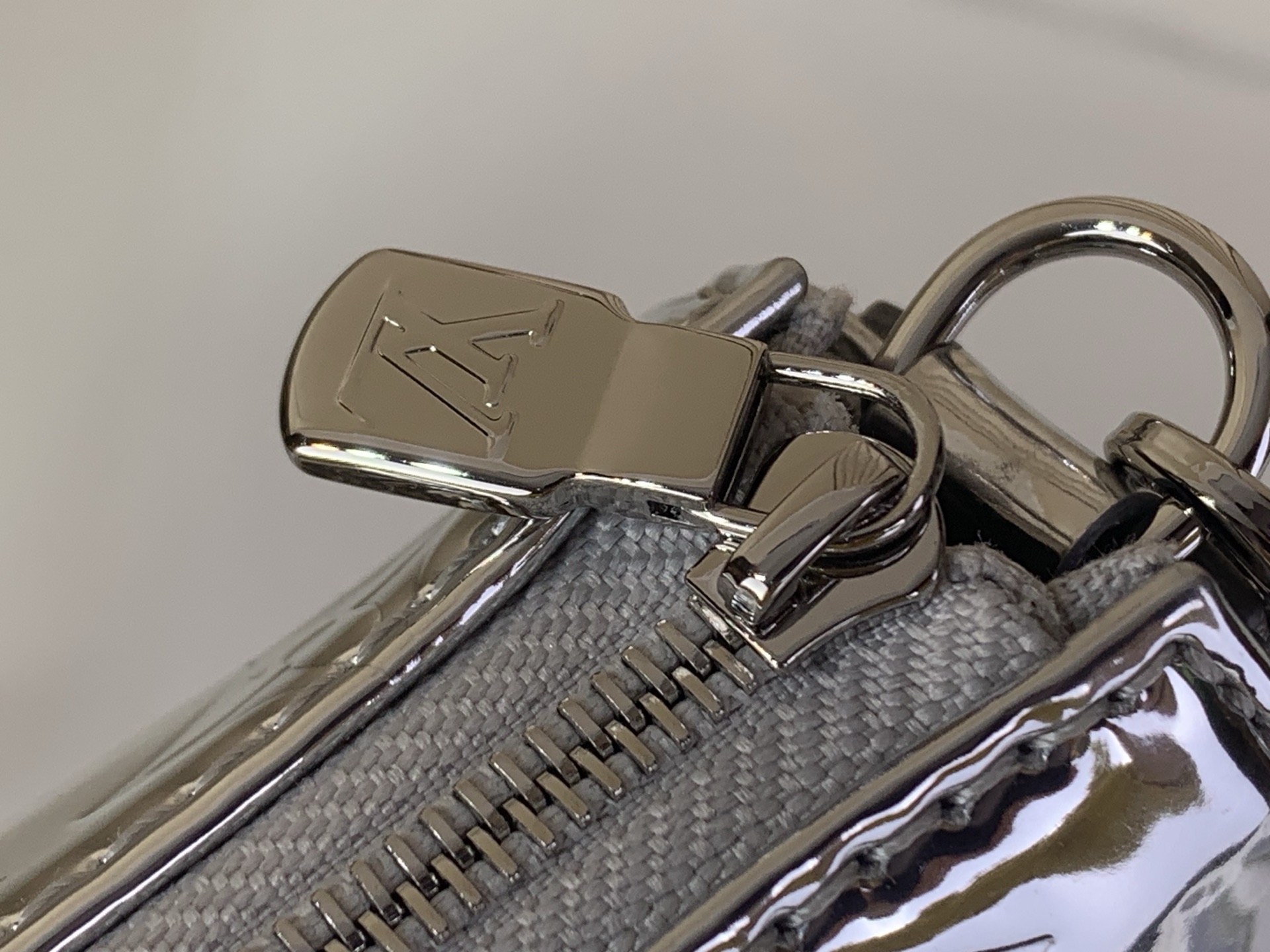 Louis Vuitton Pochette Eva handbag M26100 silver