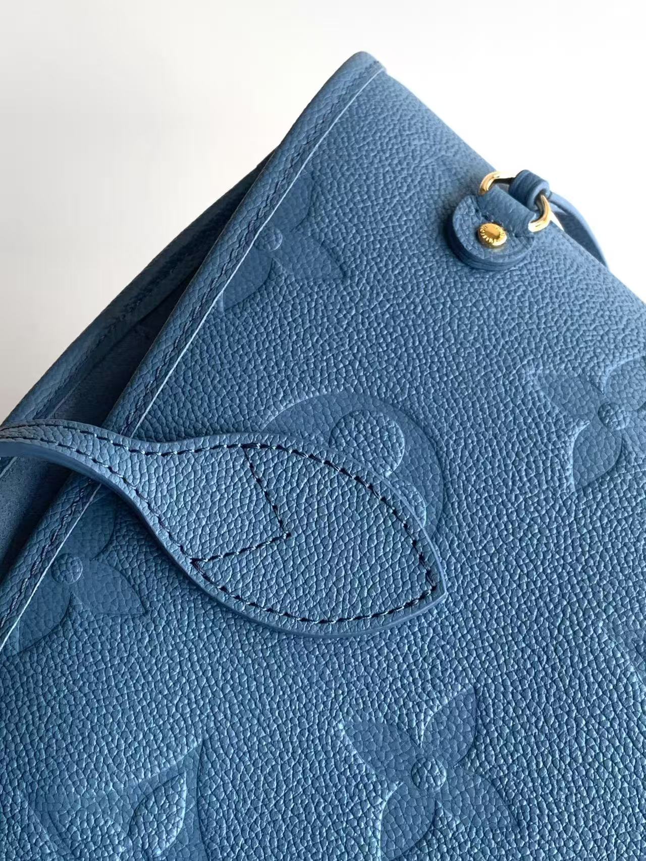 Louis Vuitton LV 2026 M46482 Hazy Blue Neverfull Bag
