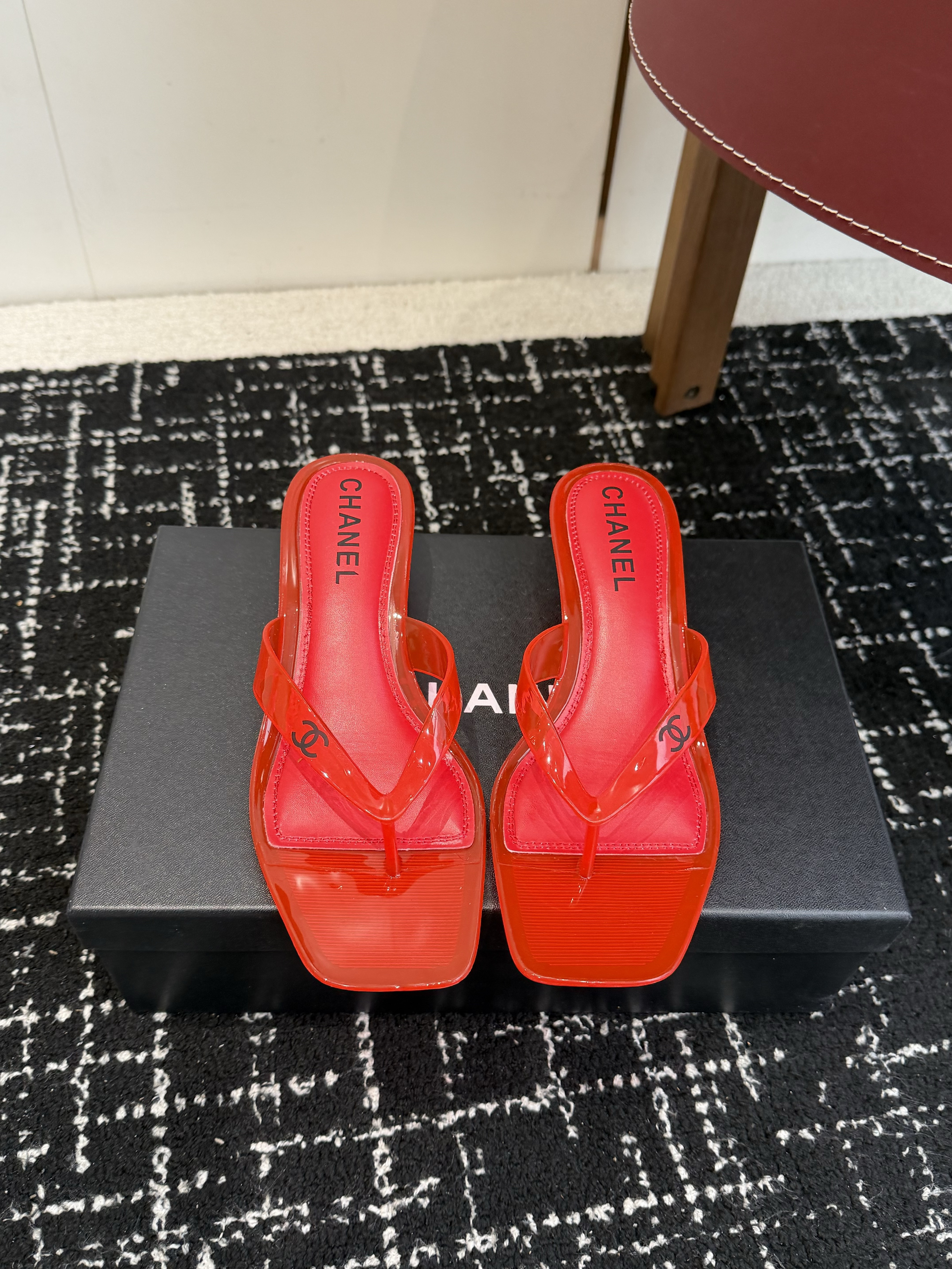 Chanel CC Logo Transparent PVC Jelly Square Toe Kitten Heel Beach Thong Sandals - KAIROO
