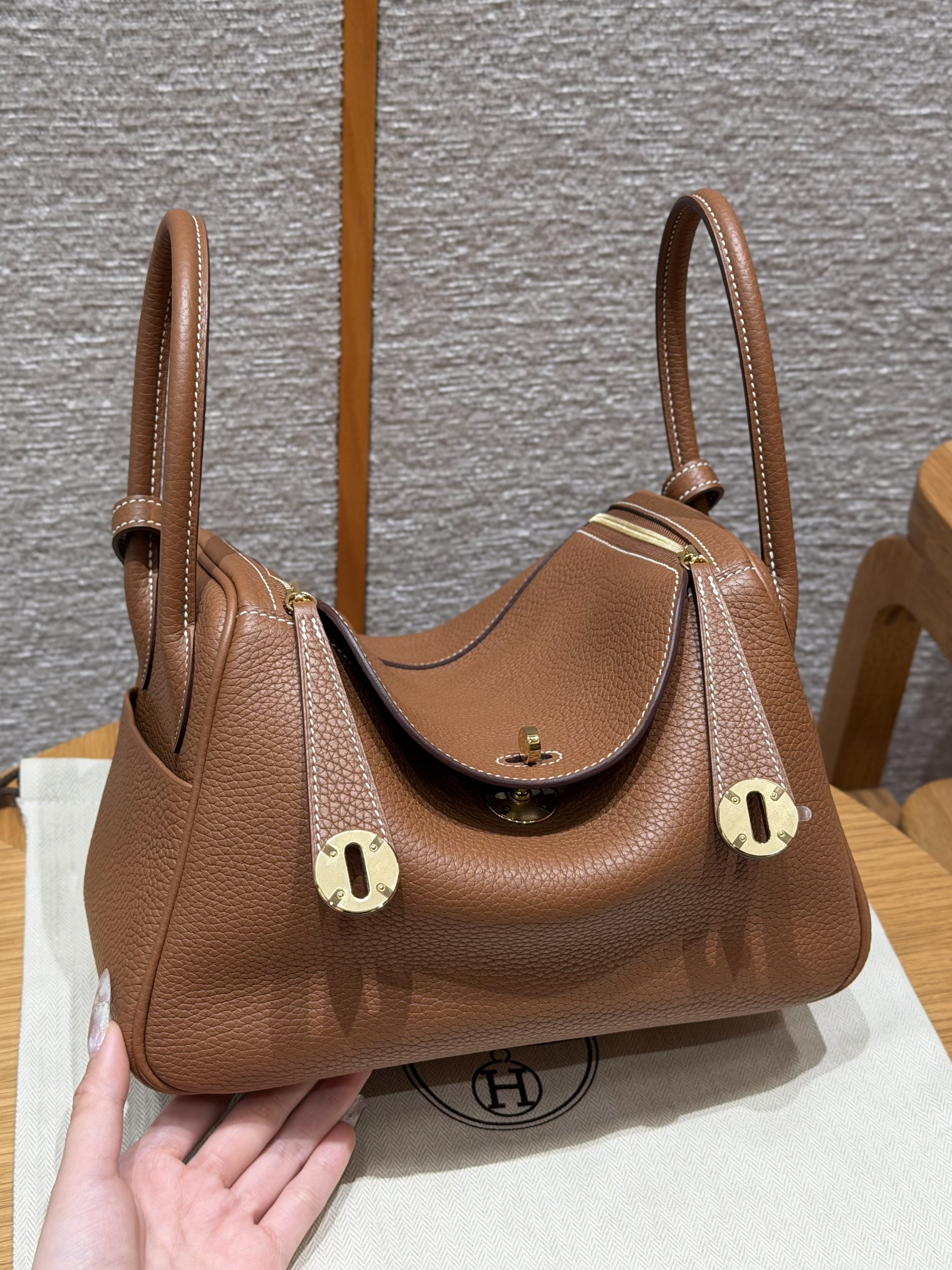 Hermes Gold Clemence Lindy 26