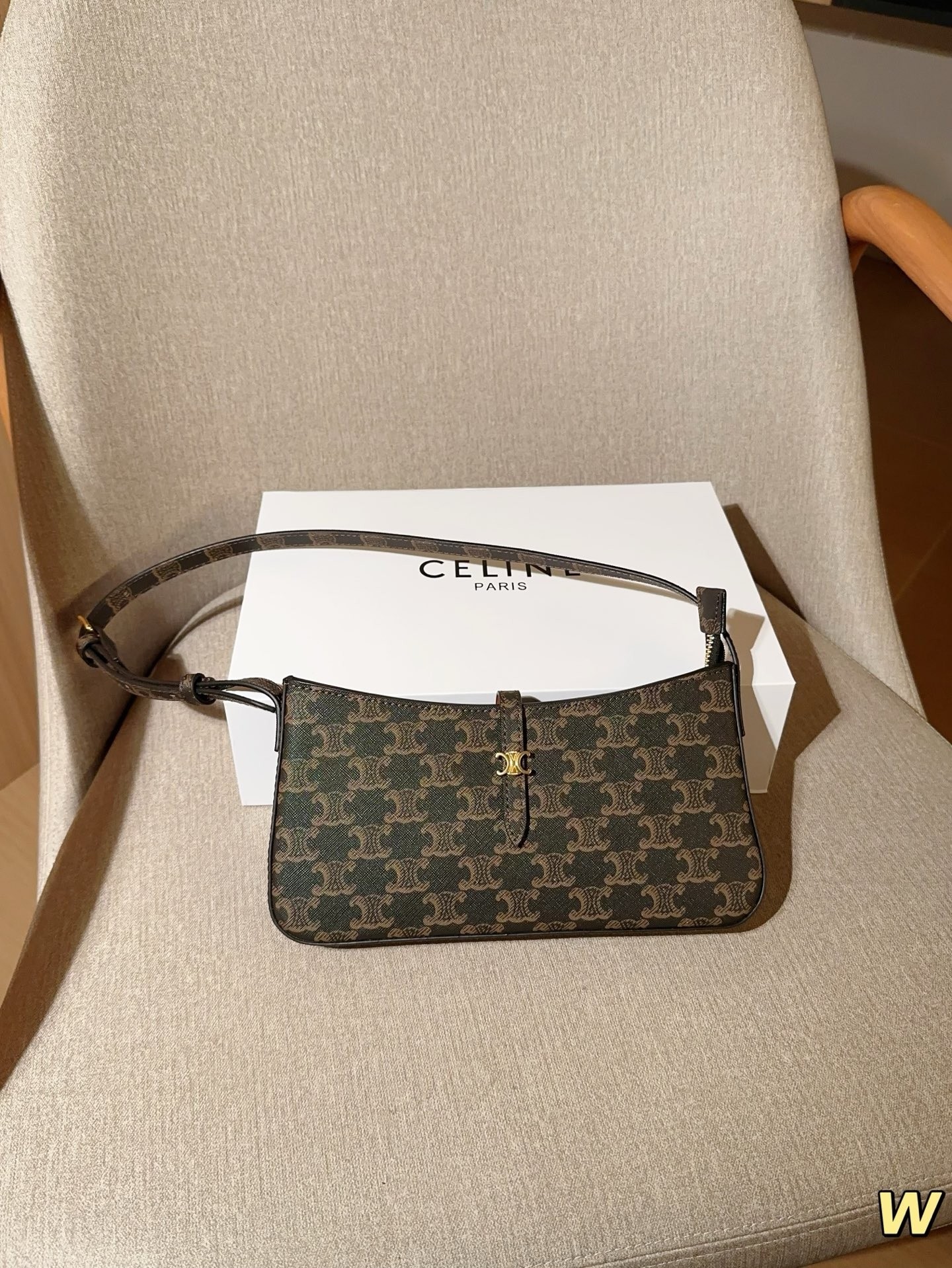 Celine Claude Leather Tab Gold Flip-Lock Triomphe Clasp Slim Shoulder Bag - KAIROO