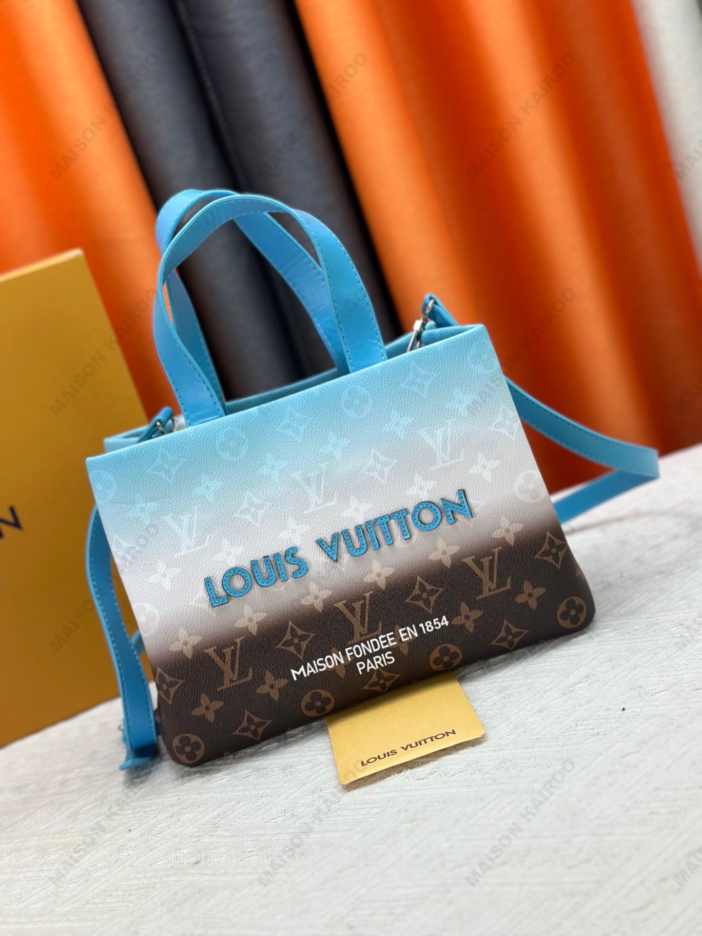 Louis Vuitton LV Onthego Shopper Sac Plat Gradient Blue Monogram Brown Embossed Logo Shoulder Tote Bag - KAIROO