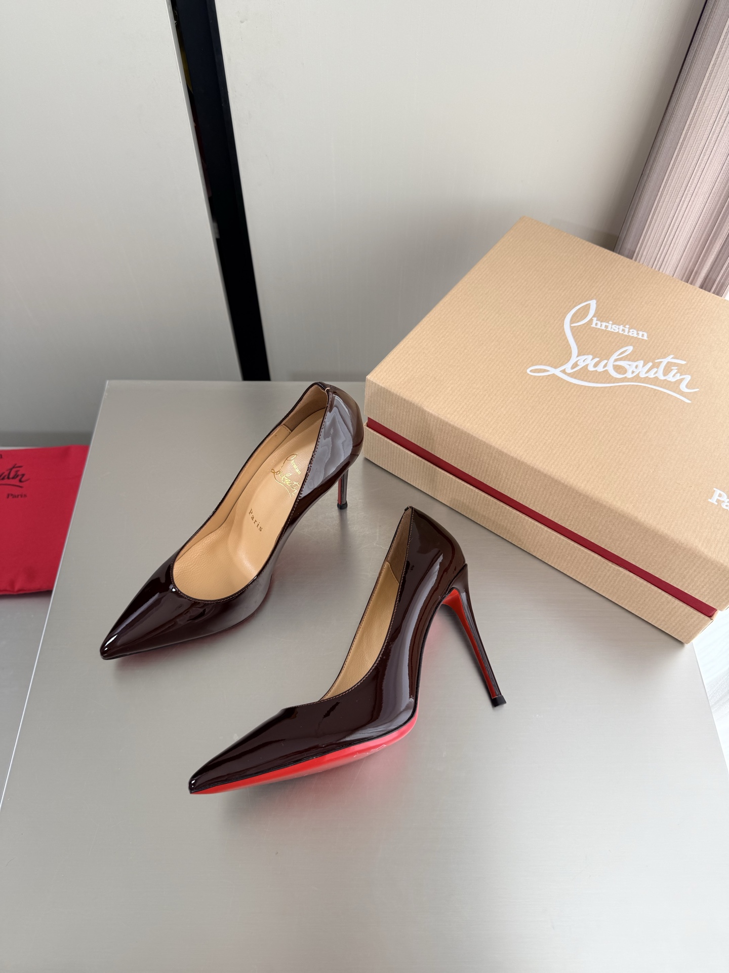 Christian Louboutin shiny leather Pump
