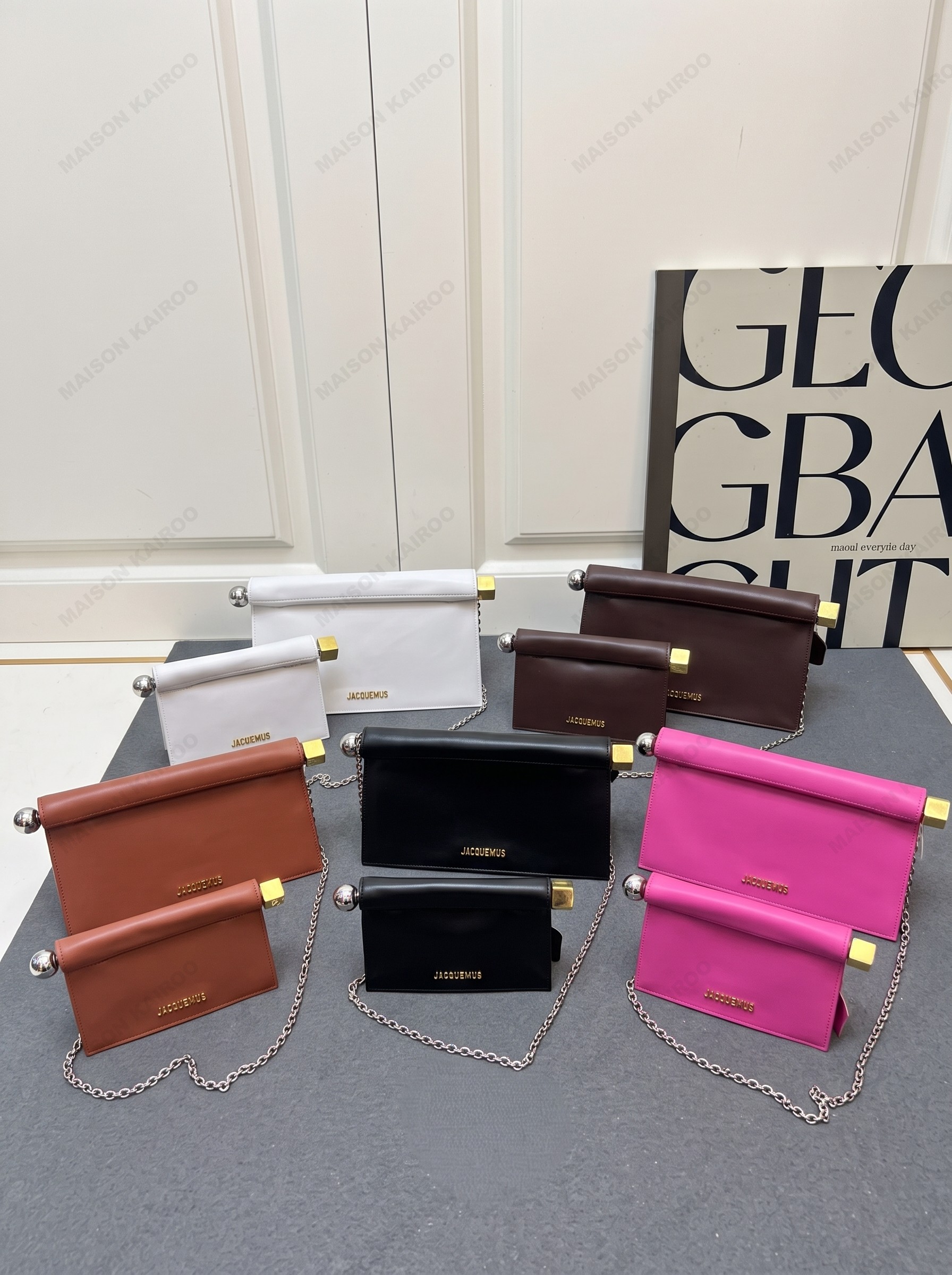 【10A】Jacquemus La Pochette Rond Carré Smooth Leather Roll Top Cube Gold Cap Takeout Clutch Shoulder Bag - KAIROO