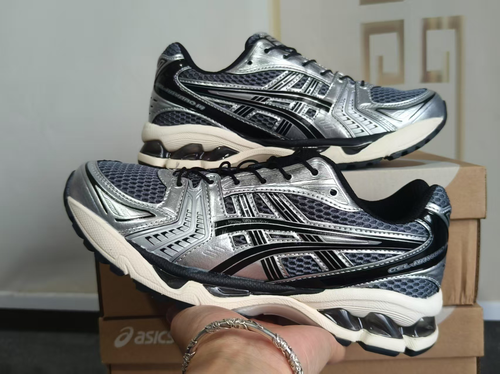 ASICS 1203A549-020 US Men's Sizes6 to 11 in half sizes Silver Shoes tianlong