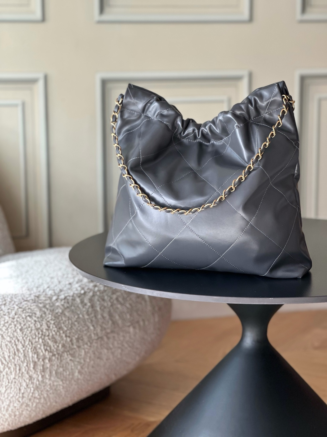 Chanel 22 Medium Handbag in Grey Shiny Calfskin AS3261