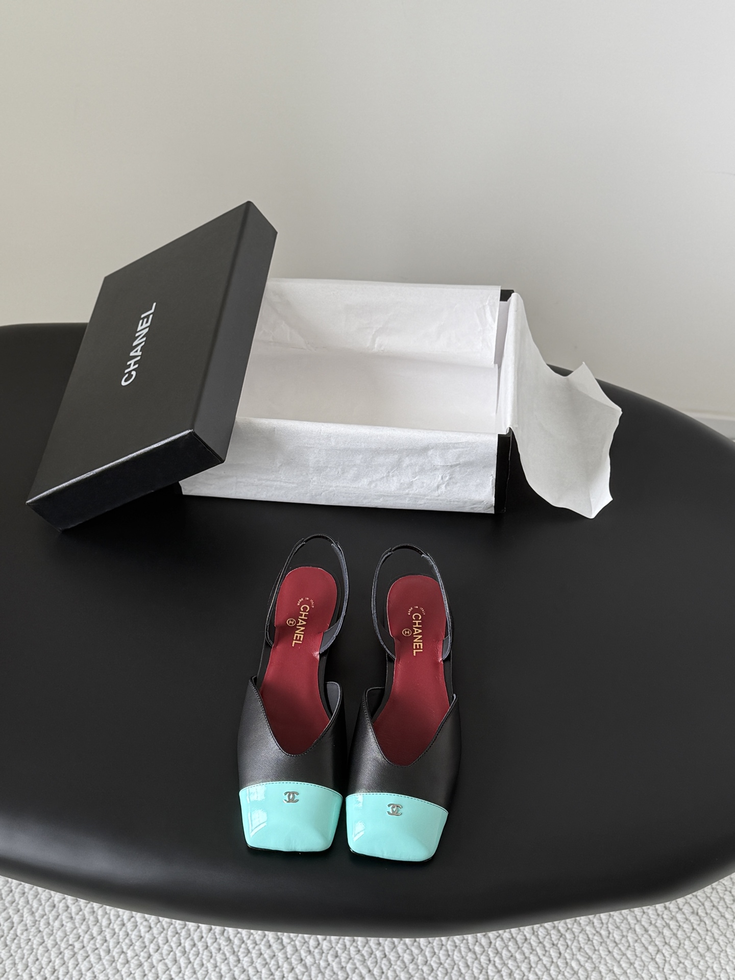 Chanel Two-Tone Patent Leather Square Toe V-Cut Slingback Sandals Mary Jane Flats - KAIROO