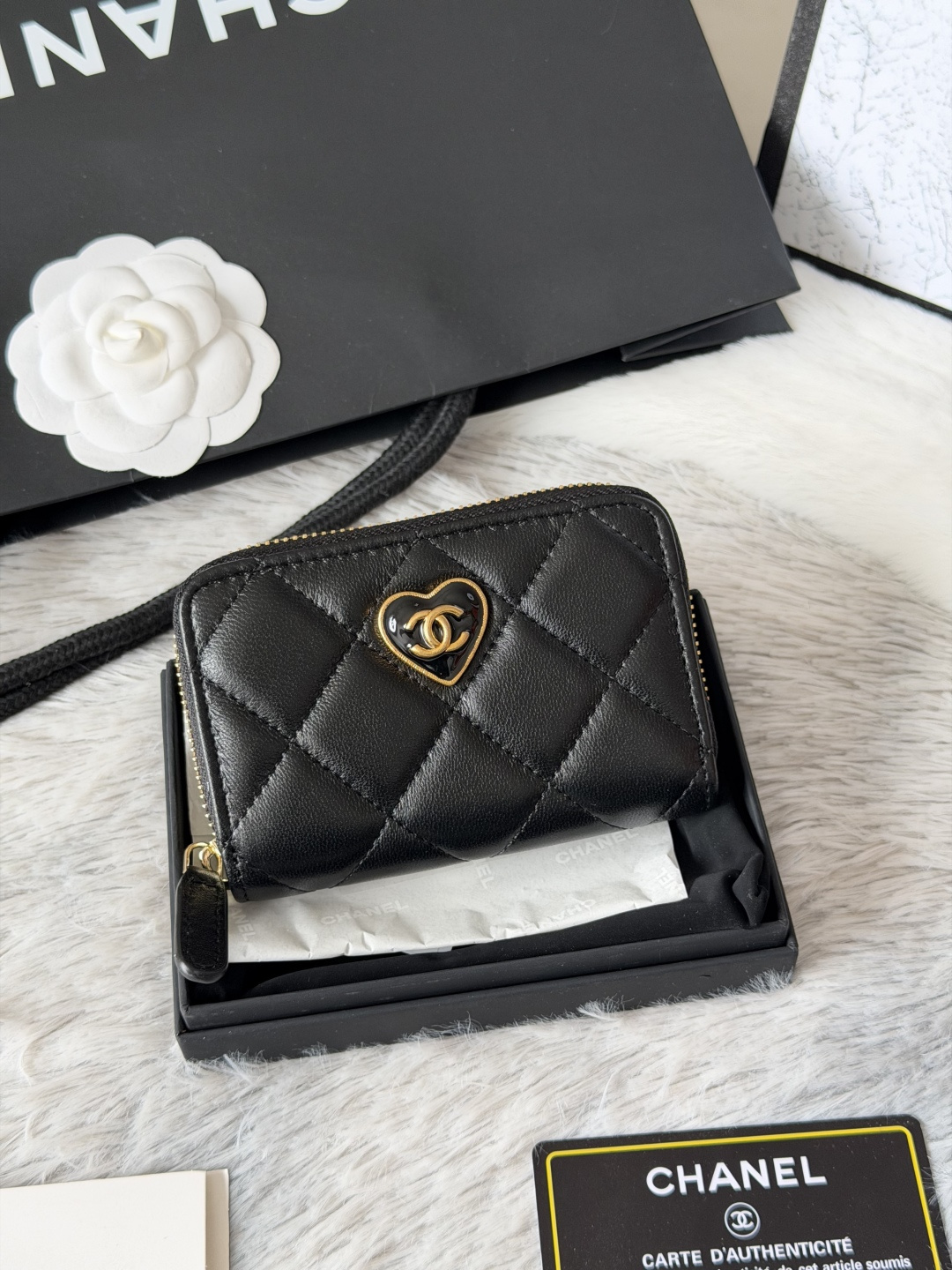 Chanel Zipped Coin and Card holder in Black Lambskin calfskin