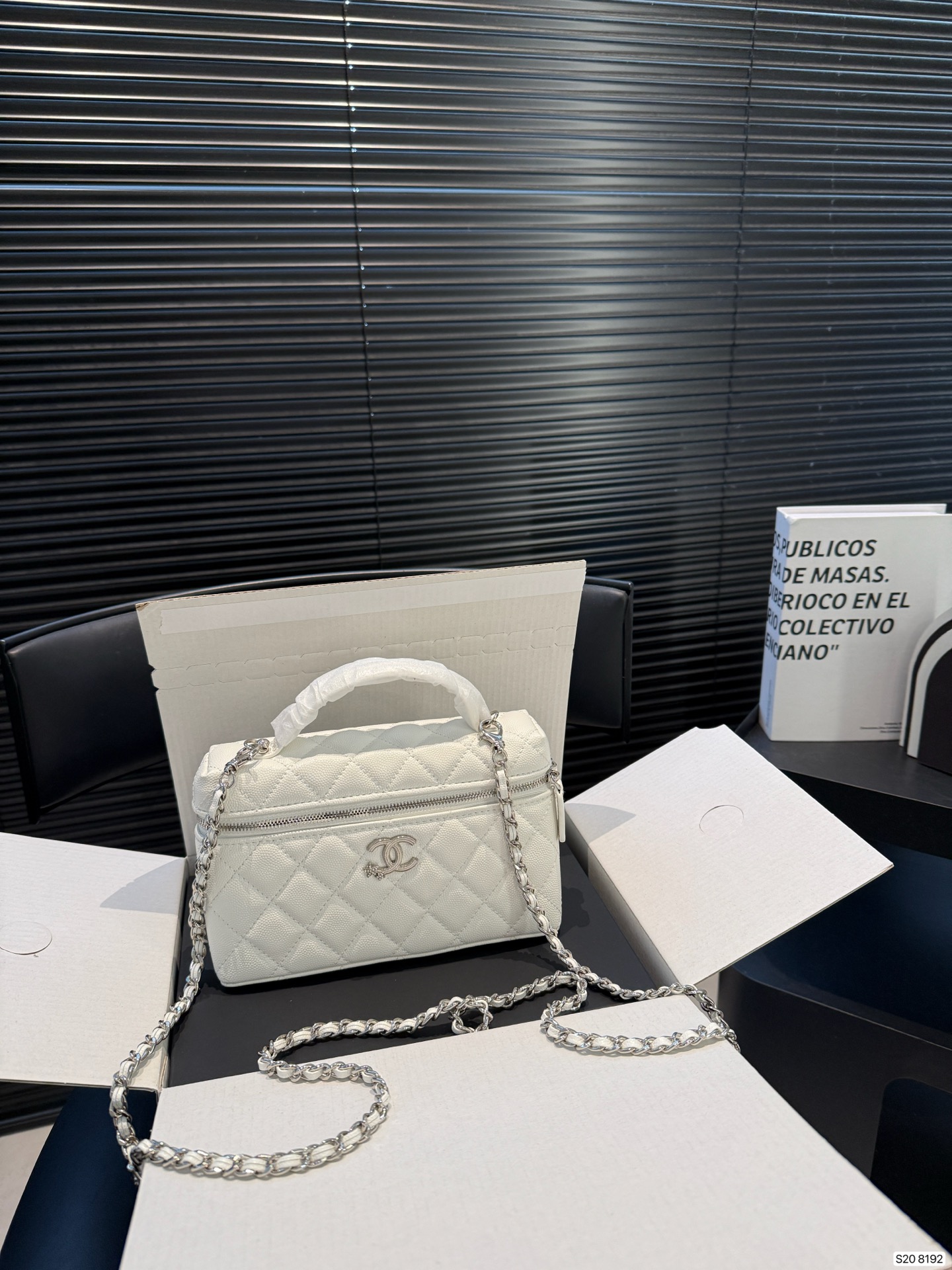 Chanel Classic Horizontal Quilted Leather Top Handle Chain Vanity Case Handle Bag - KAIROO