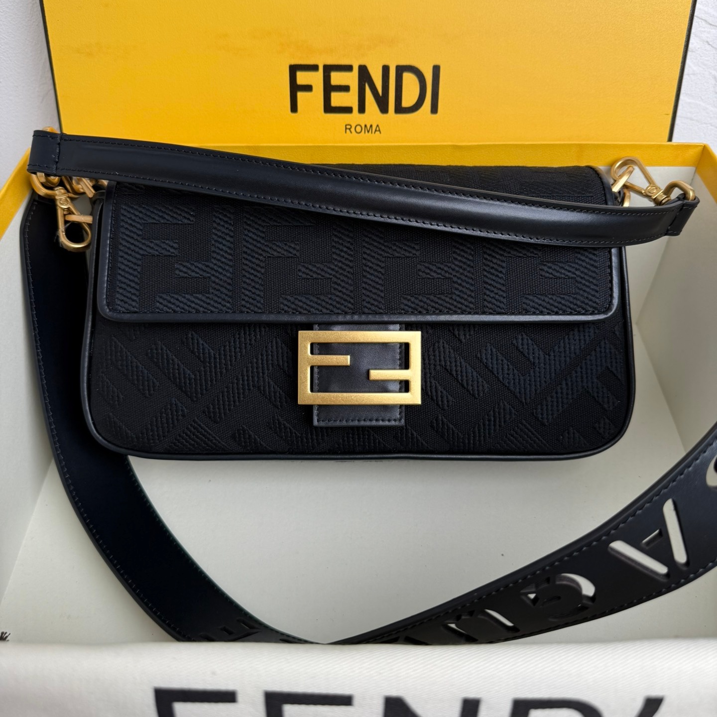 Fendi Bags Baguette 8598 (10A Mirror Version)