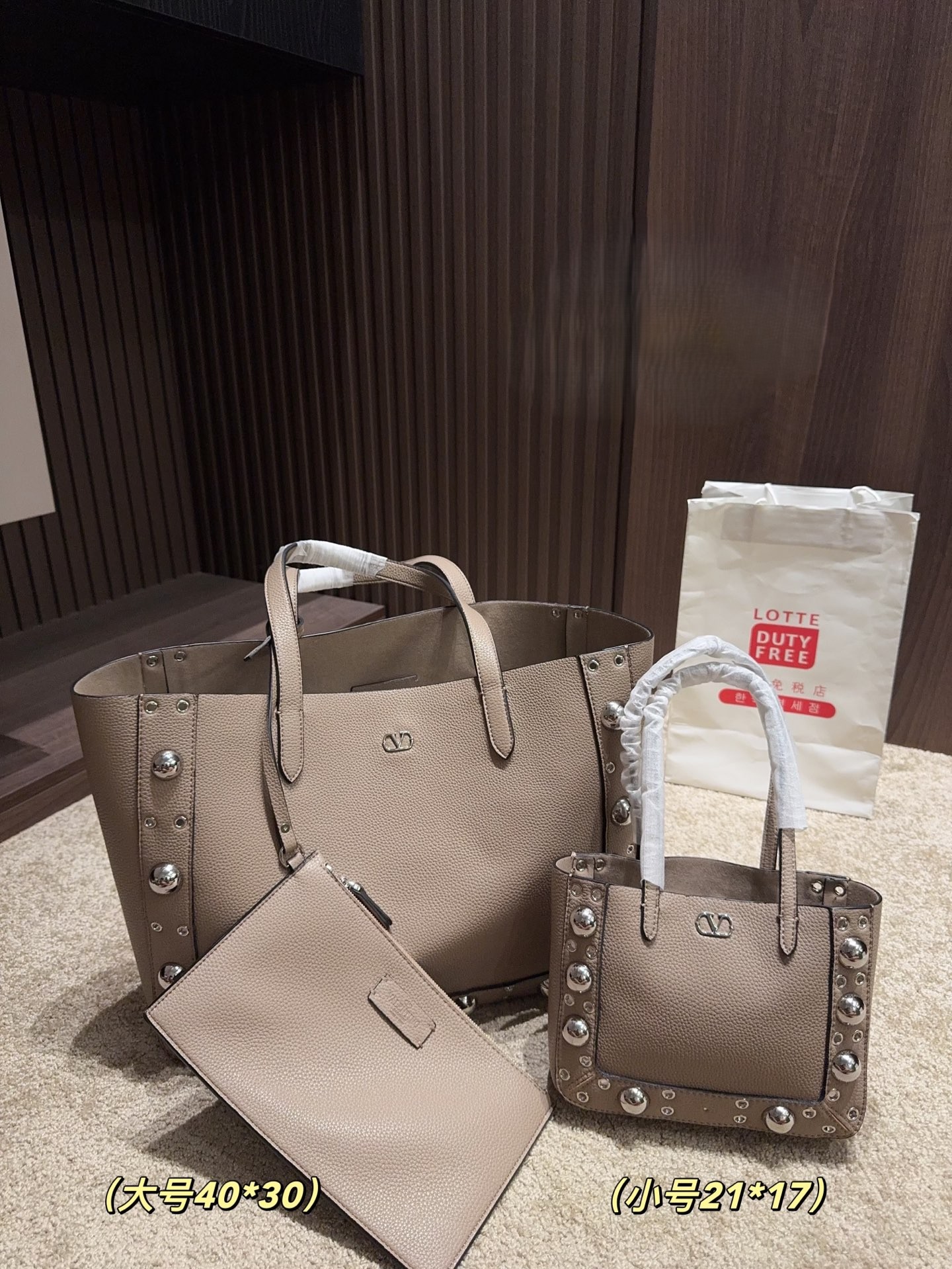 Valentino Nellcote Elephant Gray Grained Leather Oversized Round Studded VLogo Shopper Tote Bag With Pouch - KAIROO