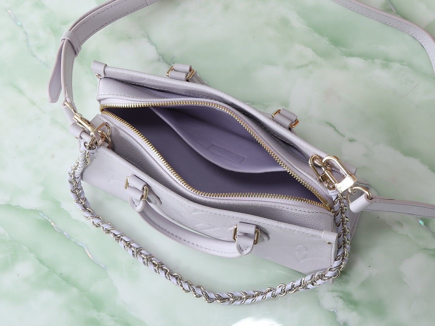 Louis Vuitton LV TM ONTHEGO EAST WEST CHAIN ​​White