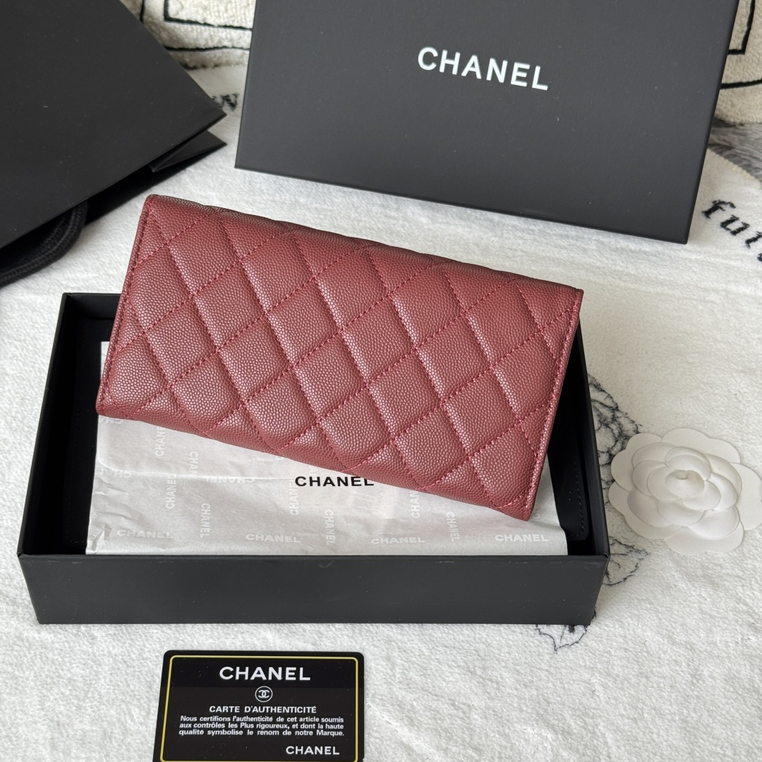 Chanel Classic Large Flap Wallet in Burgundy Grained leather Gold-Tone Metal