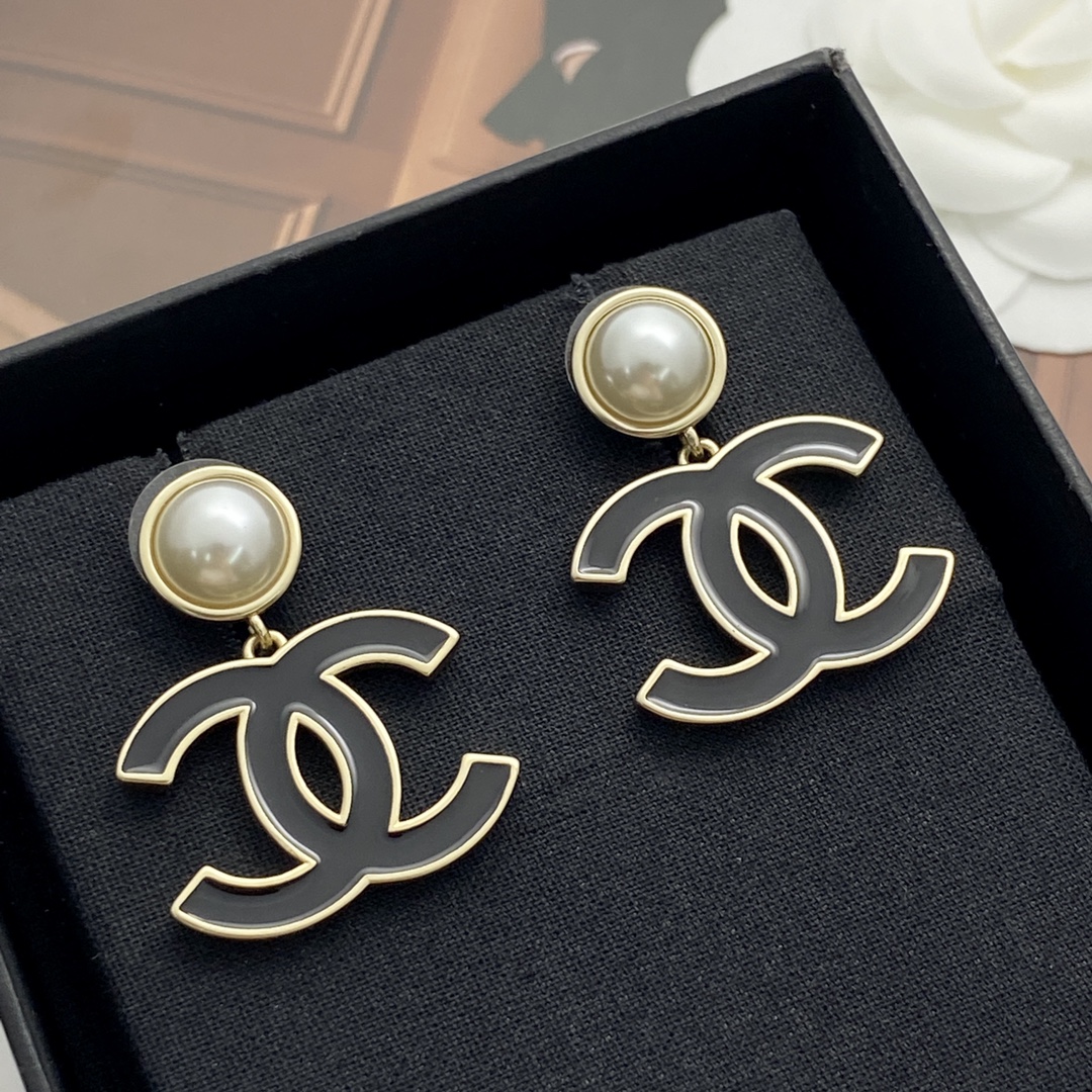 Chanel Fashion Earrings