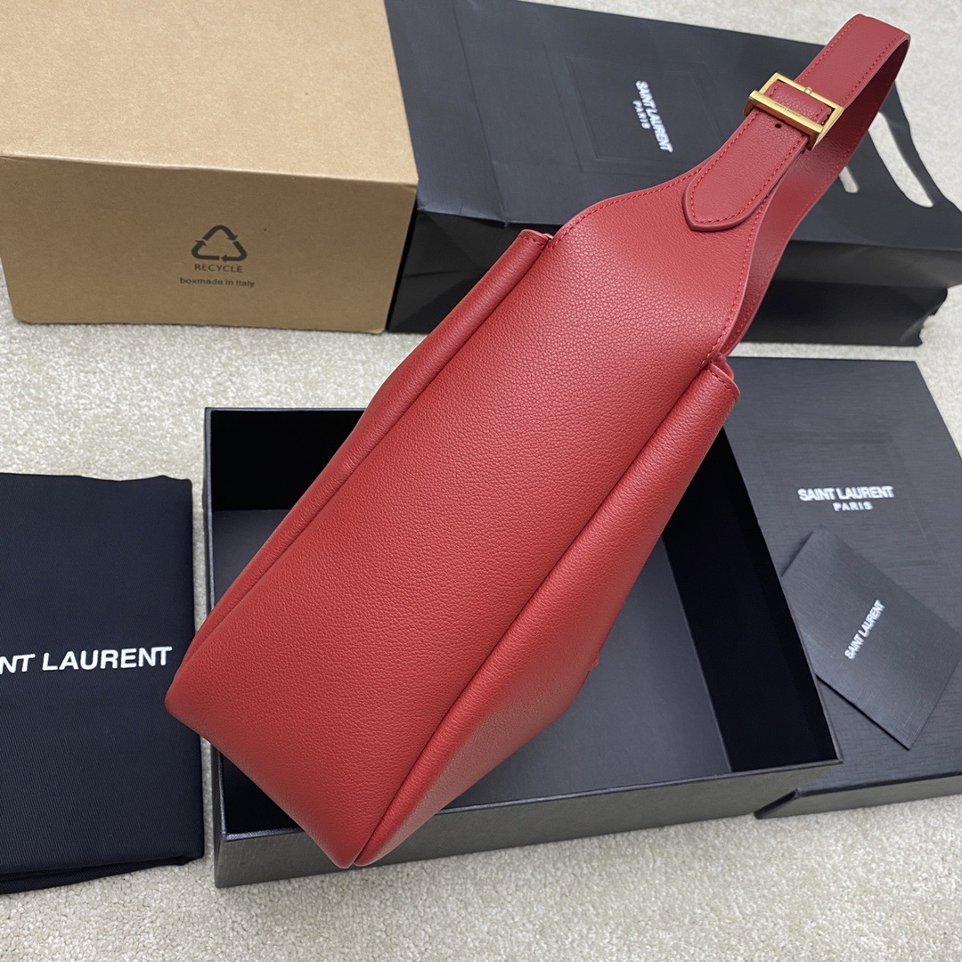 SAINT LAURENT YSL Le 5 à 7 Hobo monogram-plaque shoulder bag red