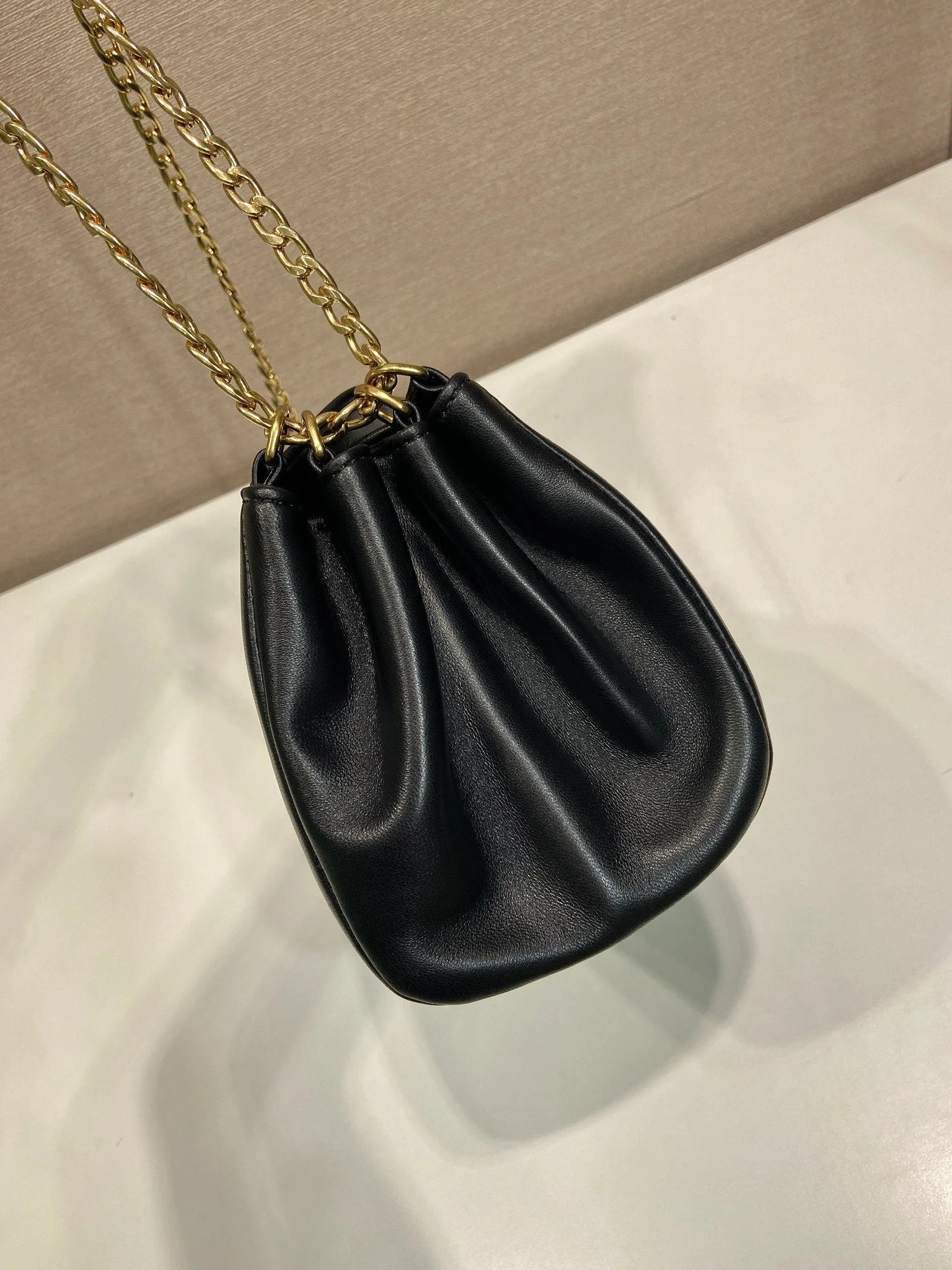 Prada  Tumulte bag 24 black leather 280838