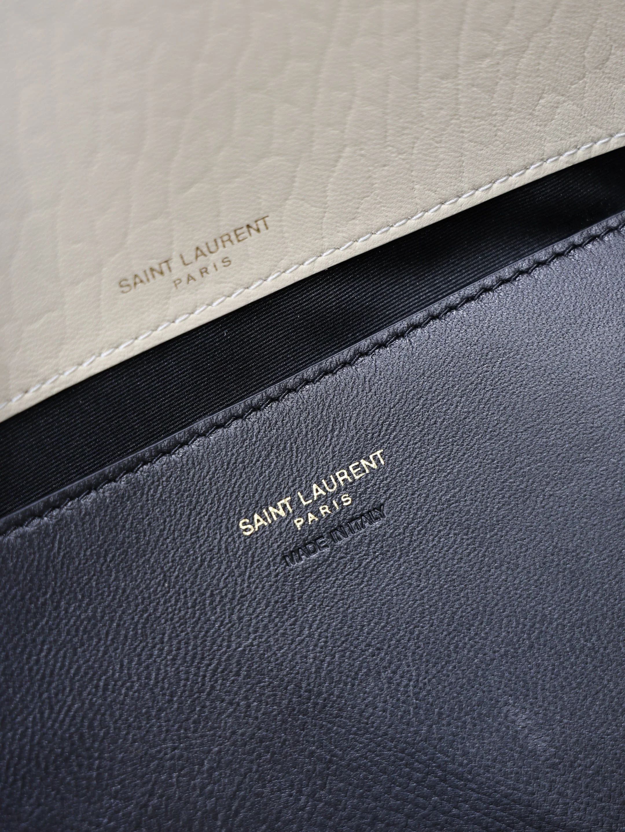 Saint Laurent YSLCassandre **L Bag 35cm White Lambskin Light GHW