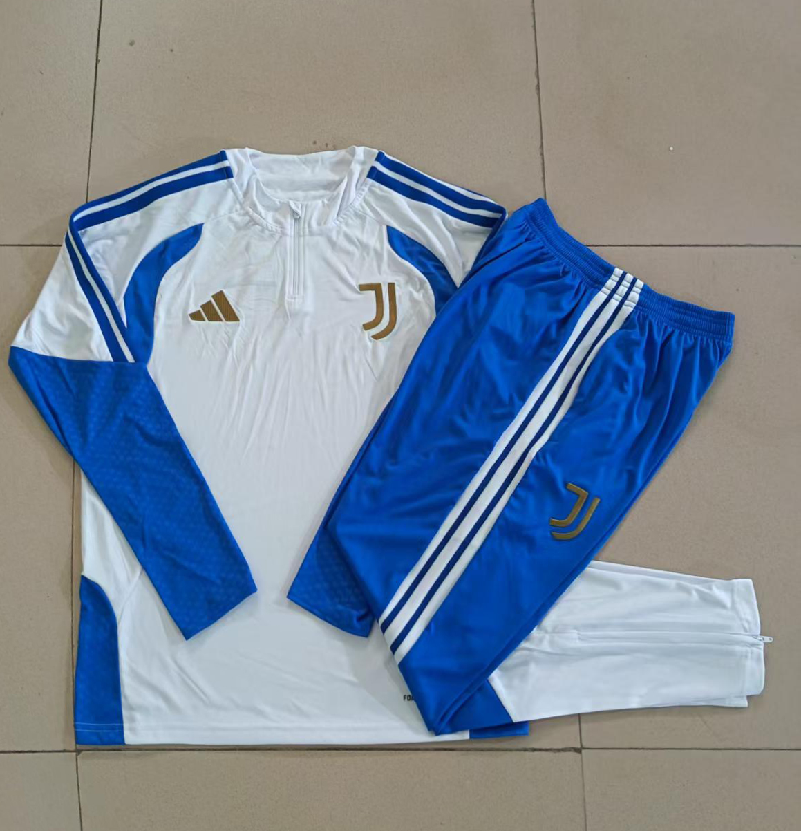 Juventus Kids Training Suit 26/27 | Soc Jersey - Premium Football Jersey