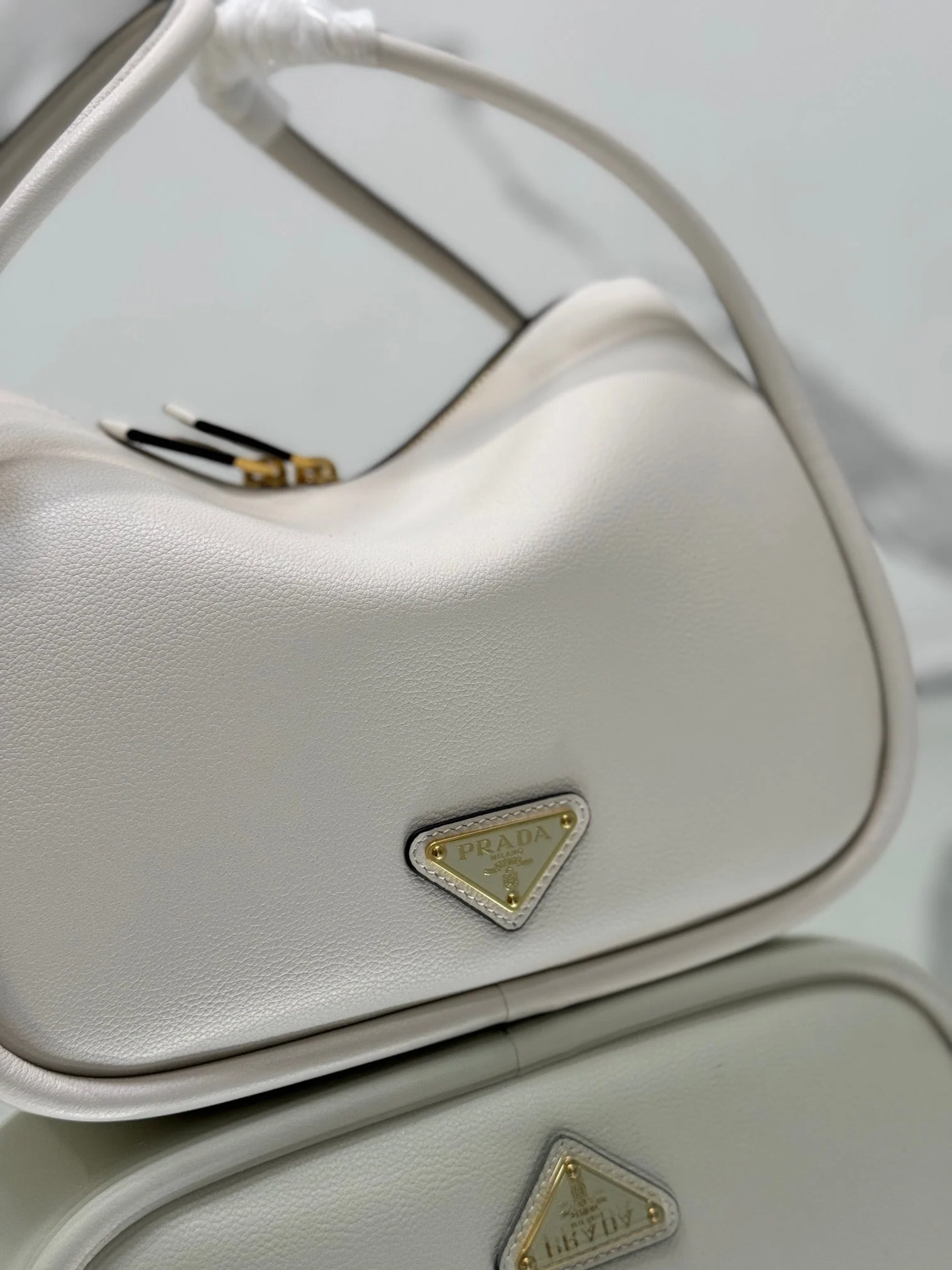 Prada DARLING HANDBAG 25 IN WHITE SOFT GRAIN LAMBSKIN