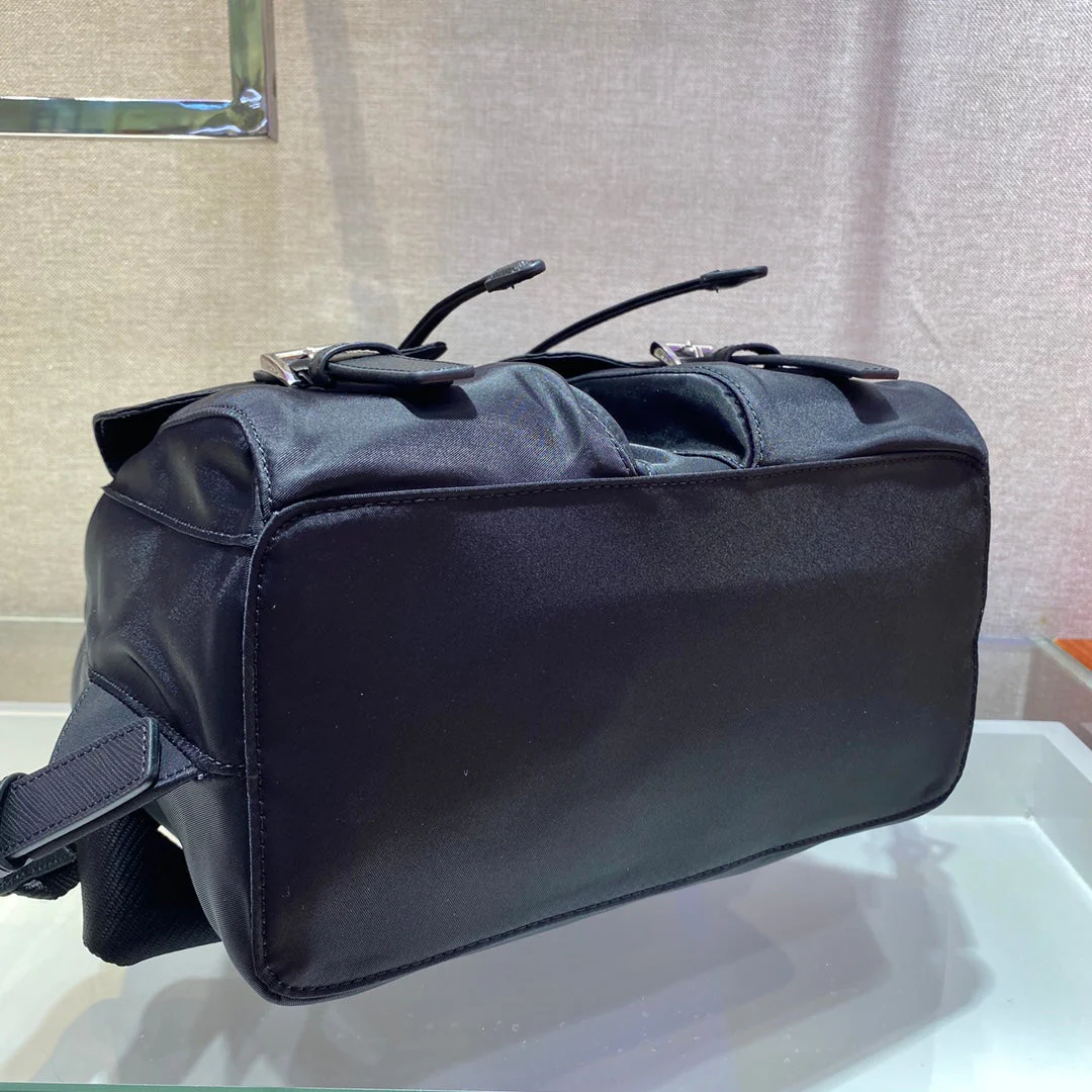 Prada SMALL BACKPACK 28 IN BLACK PARACHUTE FABRIC