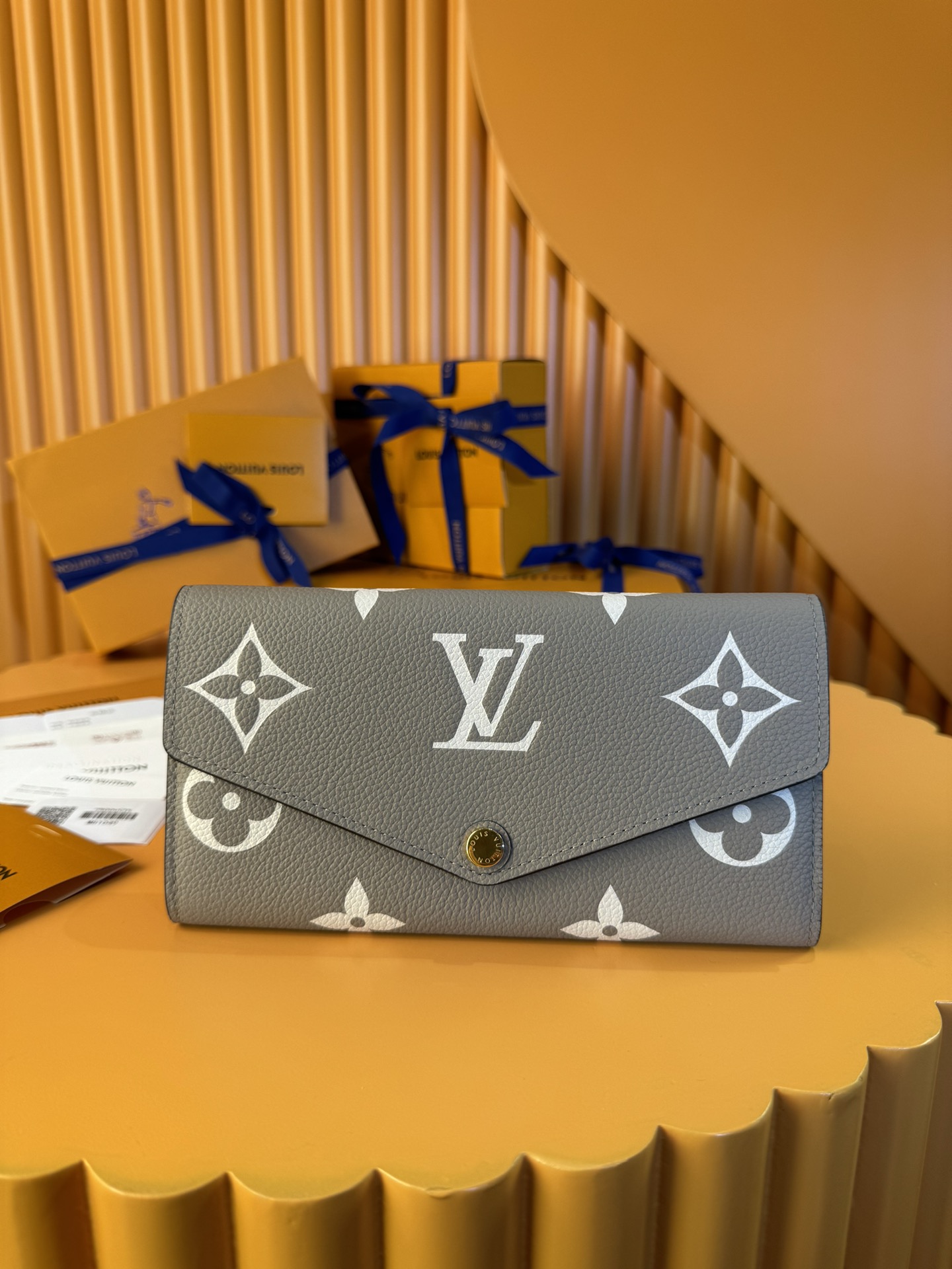 M81049 LV Canvas Sarah Wallet Tourterelle Monogram Embossed leather