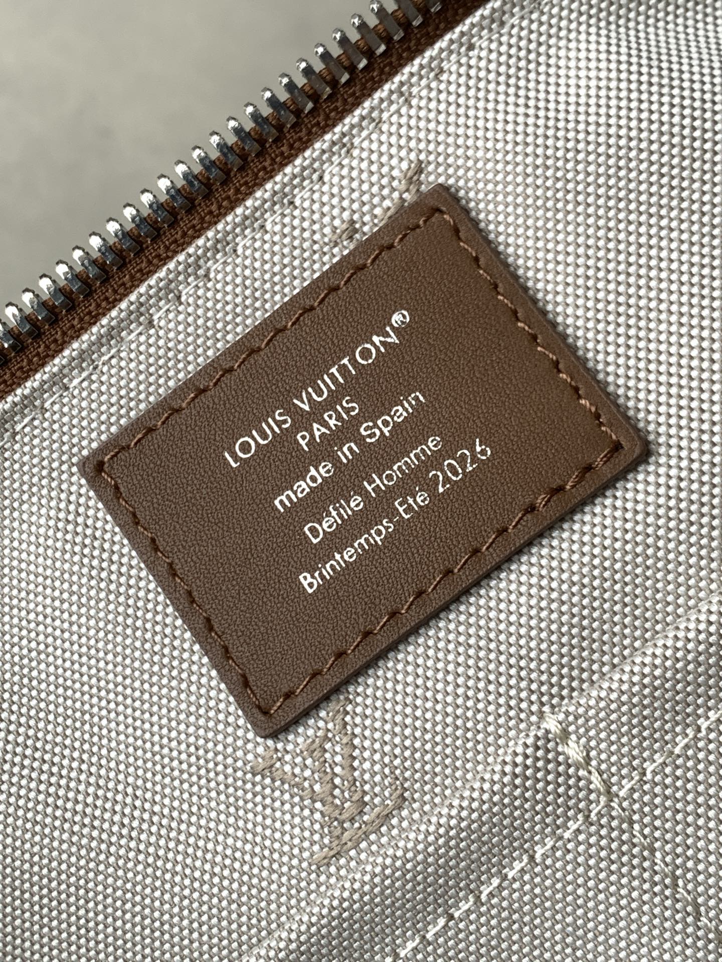 Louis Vuitton Needle handbag M28000 brown