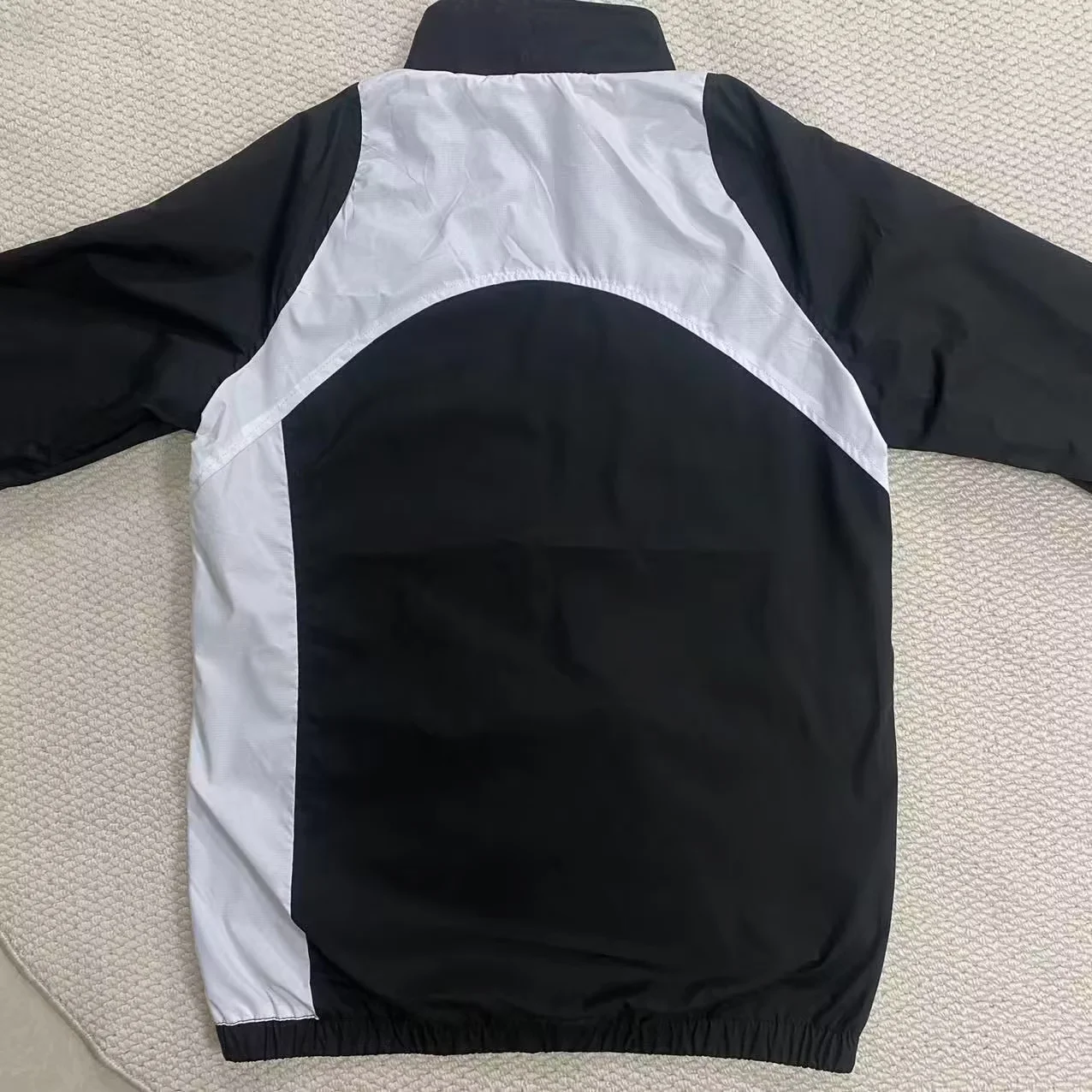Betis Windbreaker