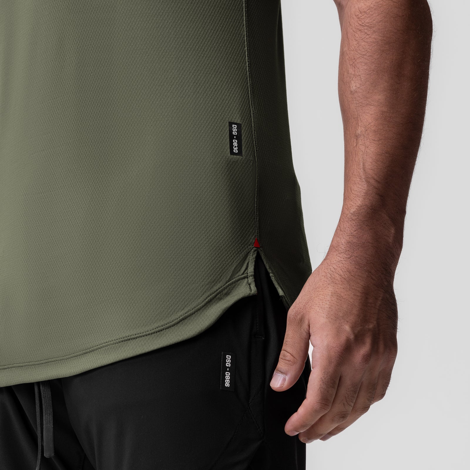 0830. AeroSilver Tank Top - Olive