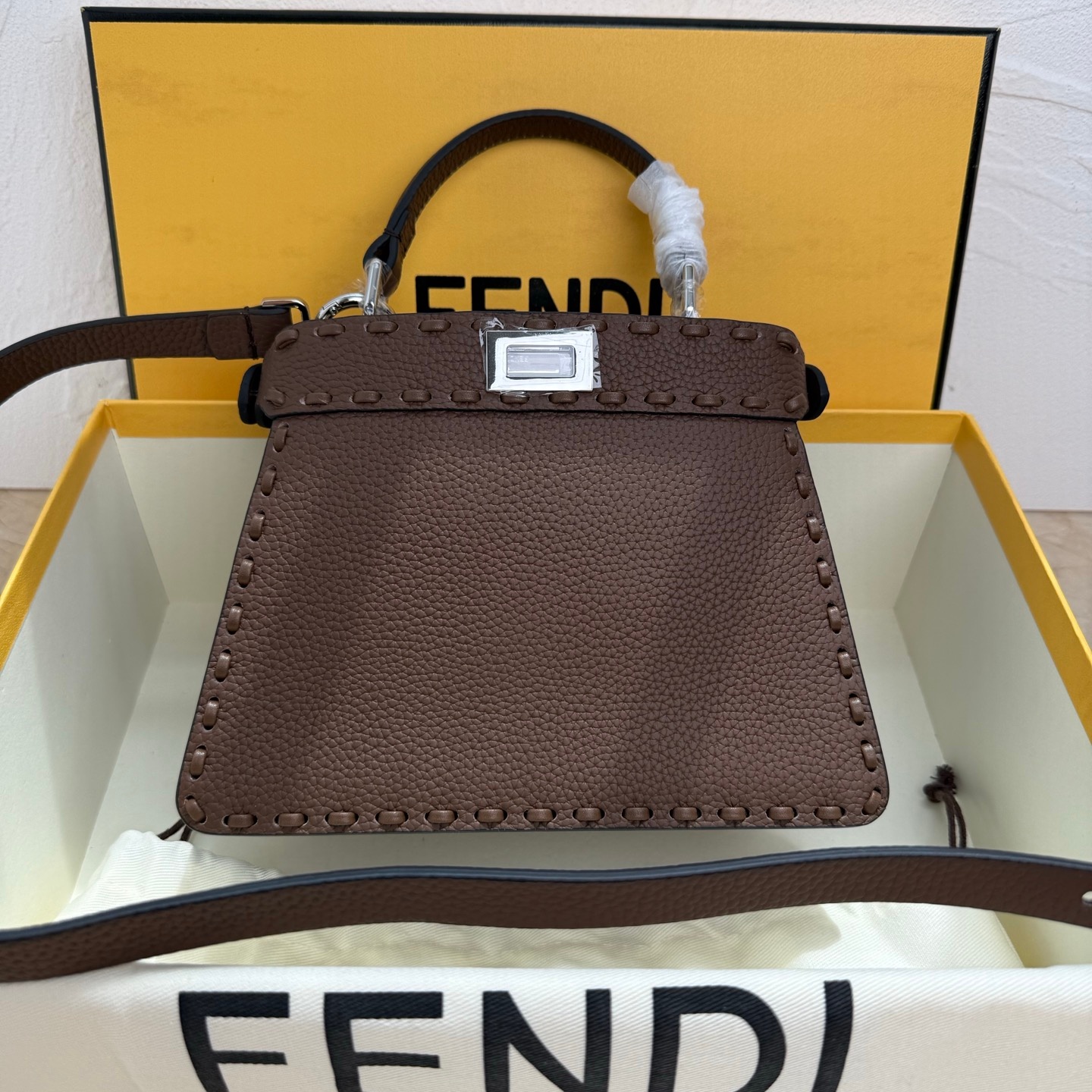Fendi Bags 1PeekabooISeeU Litchi calf leather 8BN327 (10A Mirror Version)