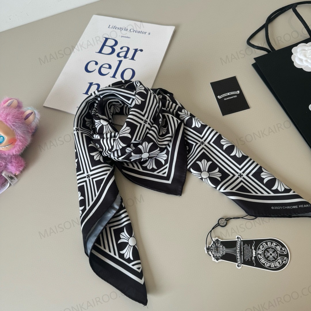 Chanel Geometric Floral Grid 90 Square Scarf - KAIROO