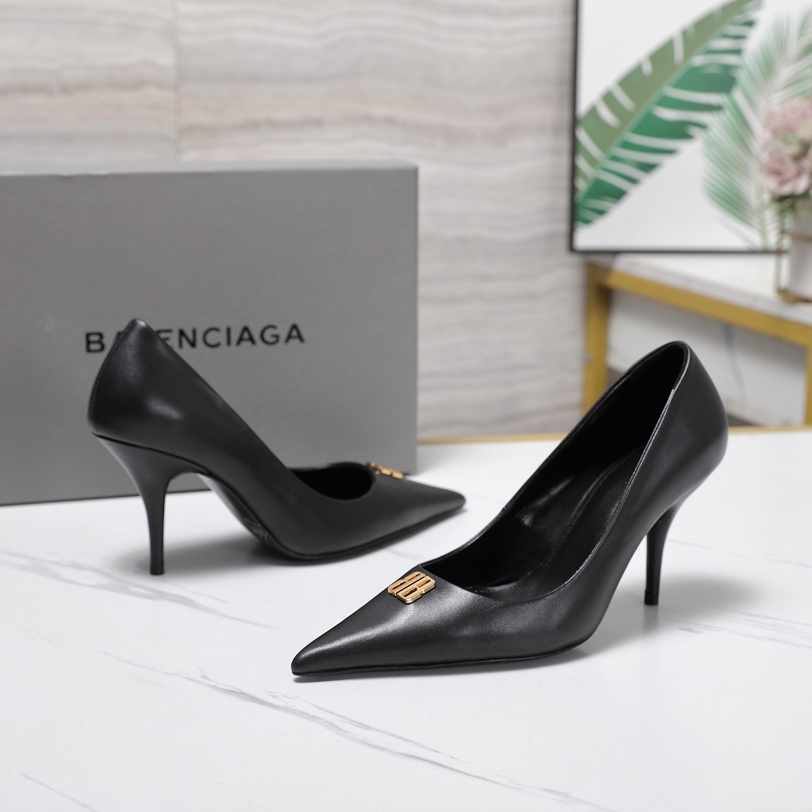 Balenciaga Women's Avenue BB Editor Pump in Black