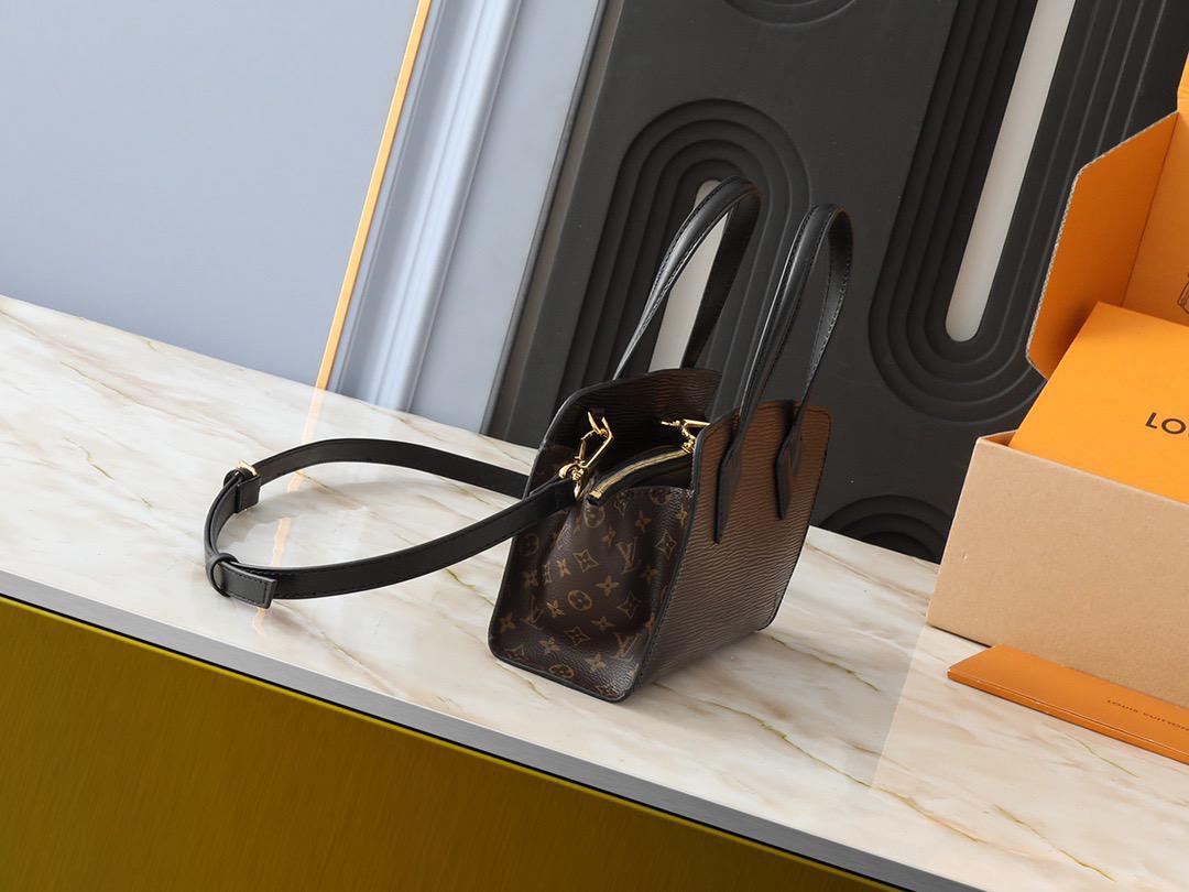 Louis Vuitton LV Varenne East West