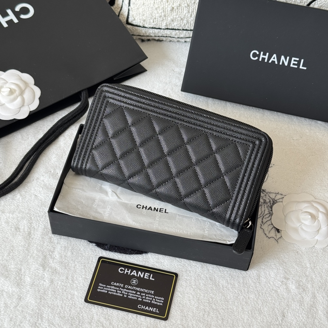 Chanel Le Boy Zipped Wallet in Black Grained Calfskin A80288