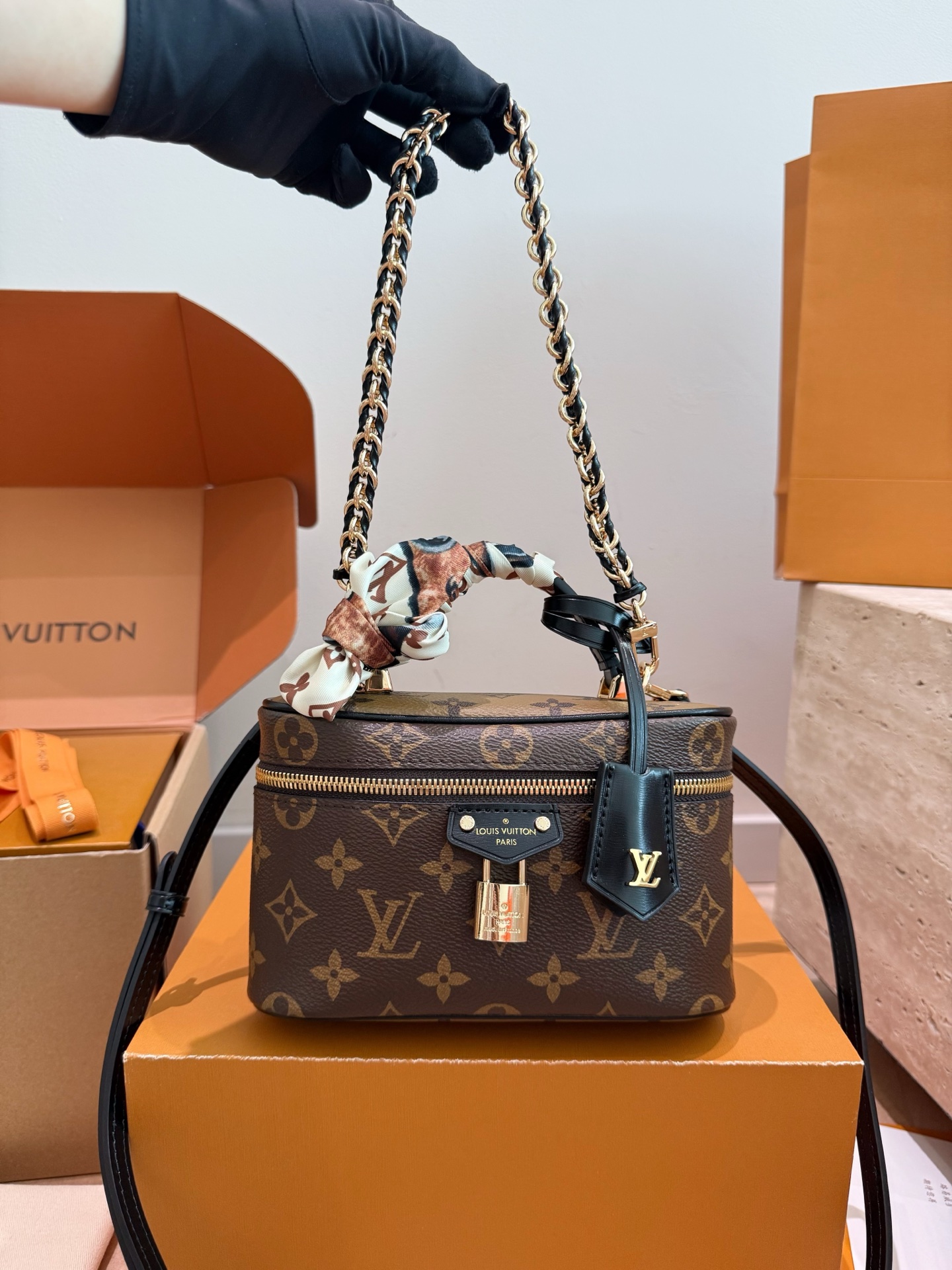 Louis Vuitton LV Mini Nice Vanity Case Monogram Reverse Canvas Lock Crossbody Top Handle Bag - KAIROO