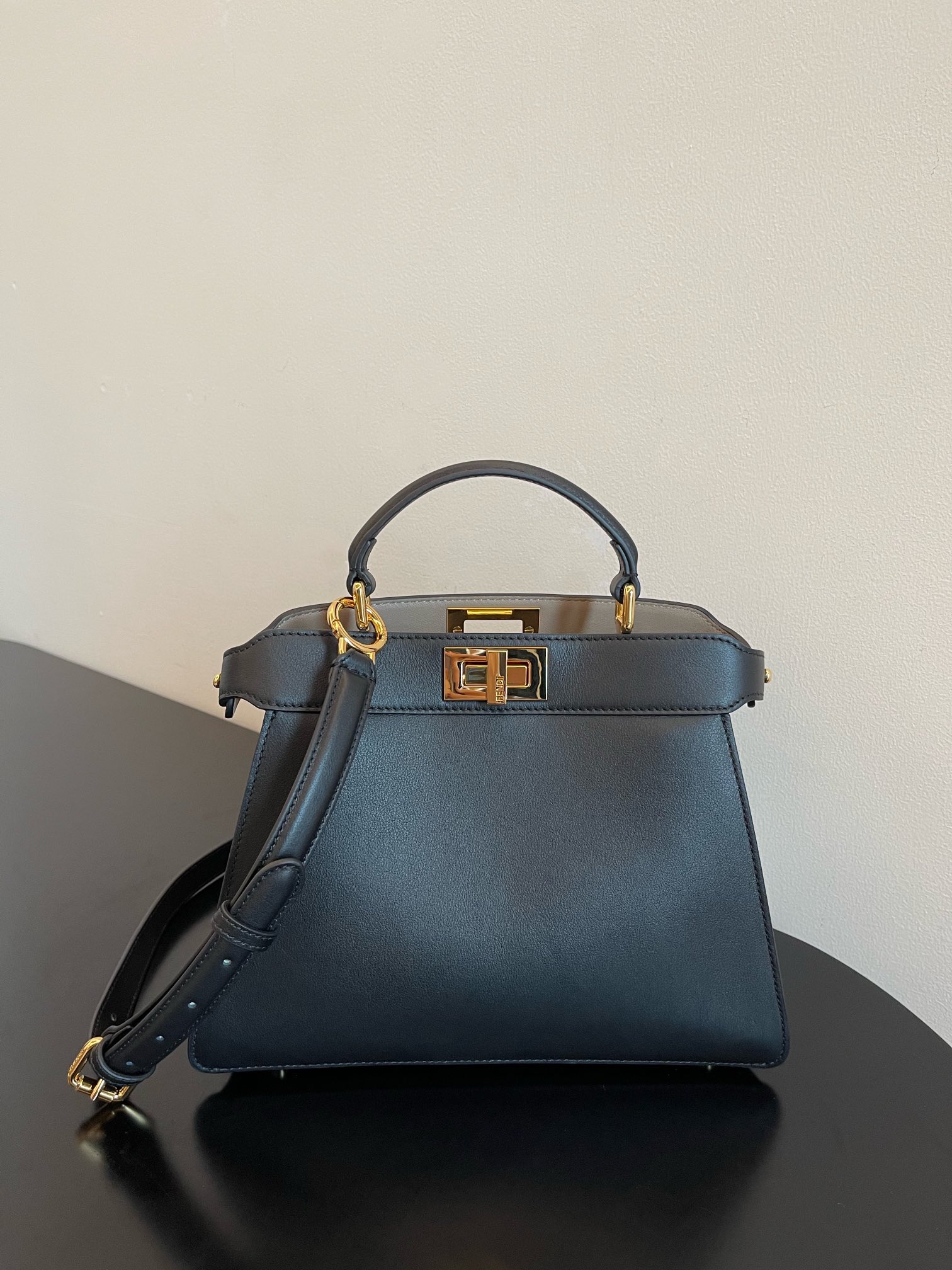 Fendi Iconic Peekaboo ISeeU Small Leather Bag-Black
