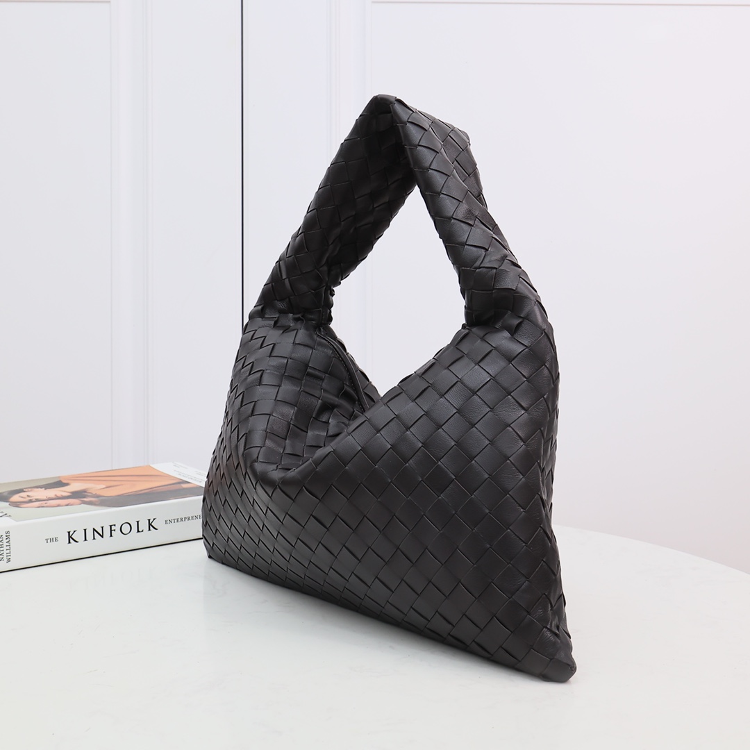 Bottega Veneta Small Hop Hobo Bag in Fondant Intrecciato leather