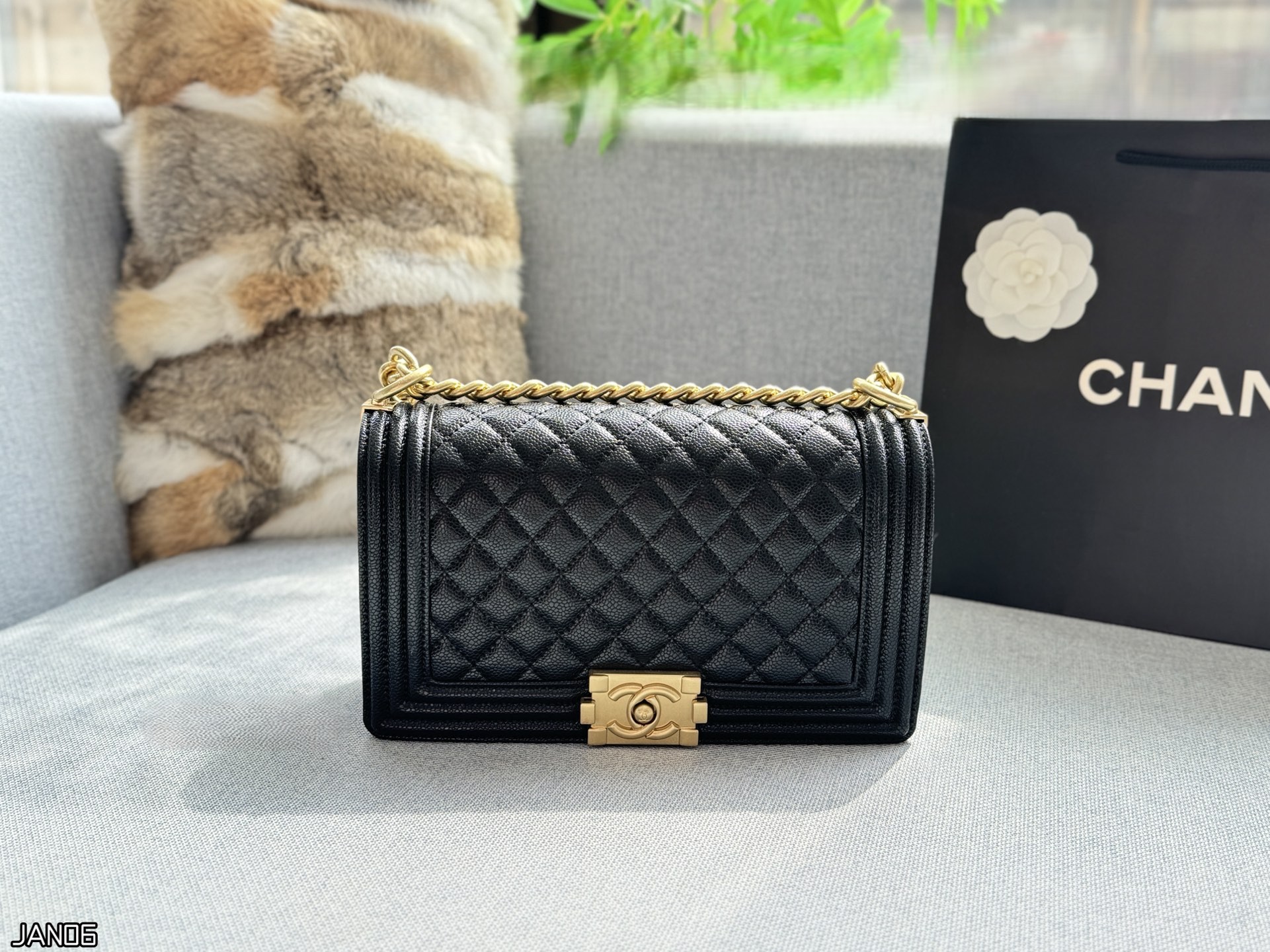 Chanel Le Boy Medium 25CM Quilted Caviar Leather Gold Hardware Chain Flap Shoulder Bag - KAIROO