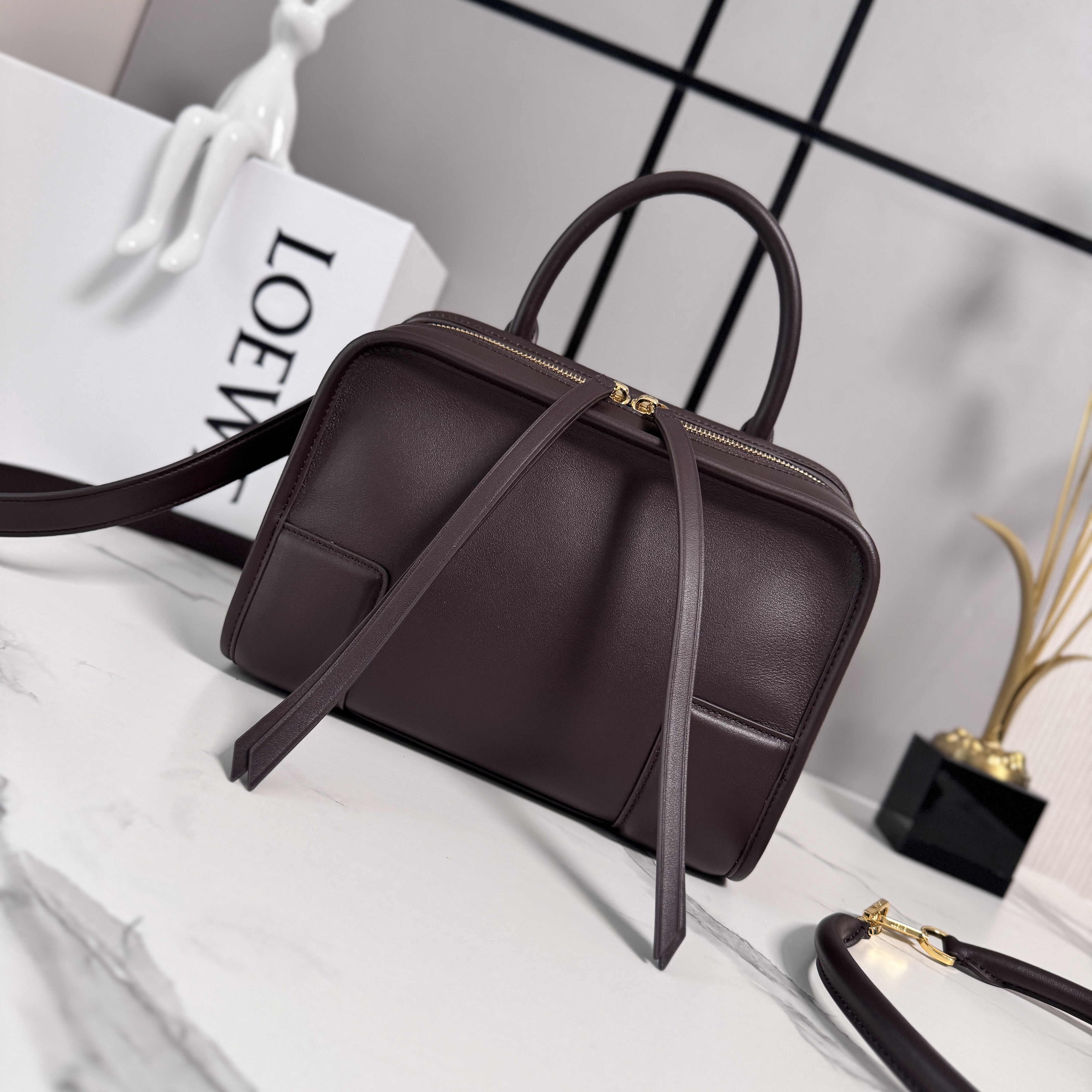Loewe Small Amazon 180 Handbag in Nappa leather-Dark brown