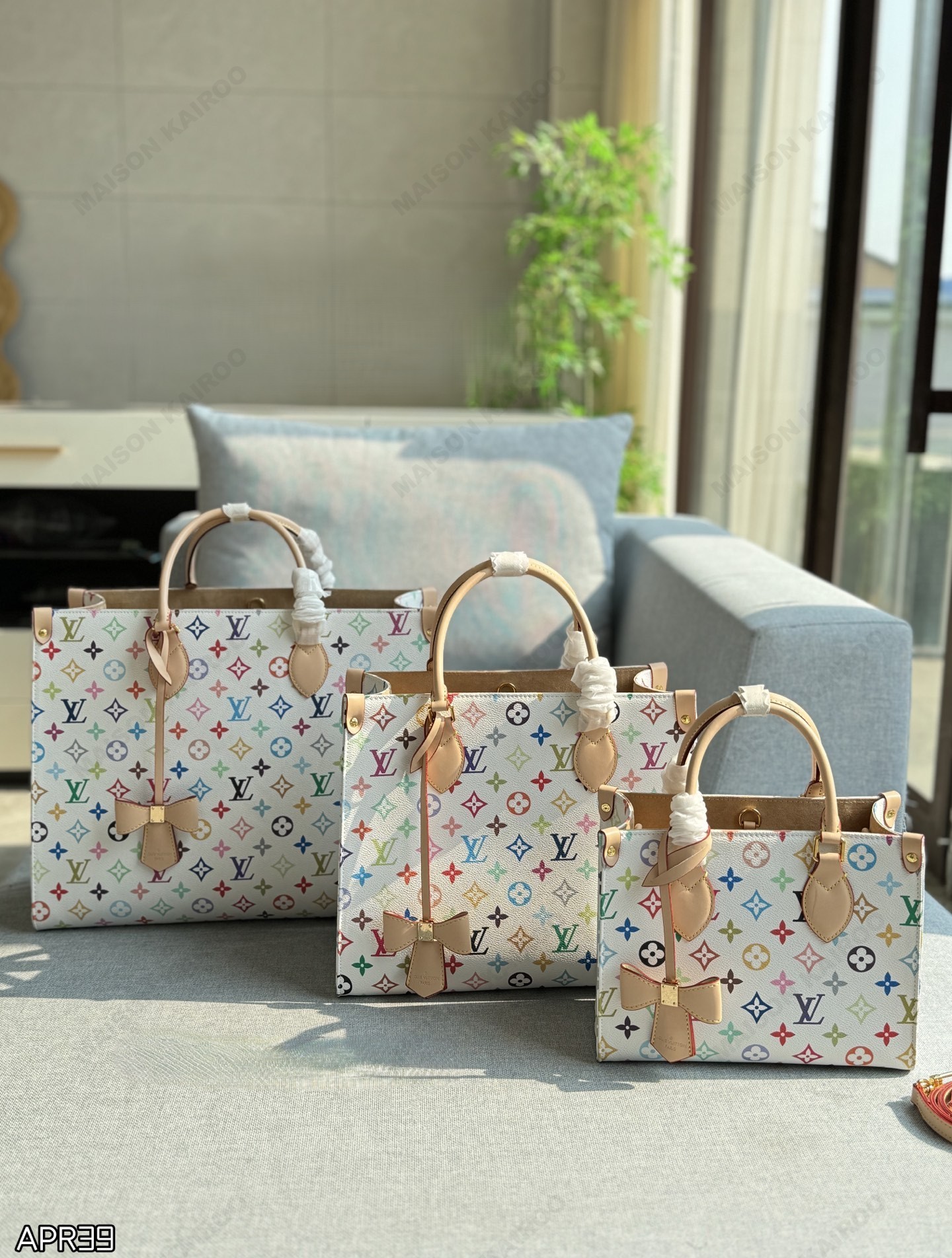 Louis Vuitton LV x TM OnTheGo PM/MM/GM White Multicolor Monogram Coated Canvas Top Handle Tote Bag - KAIROO