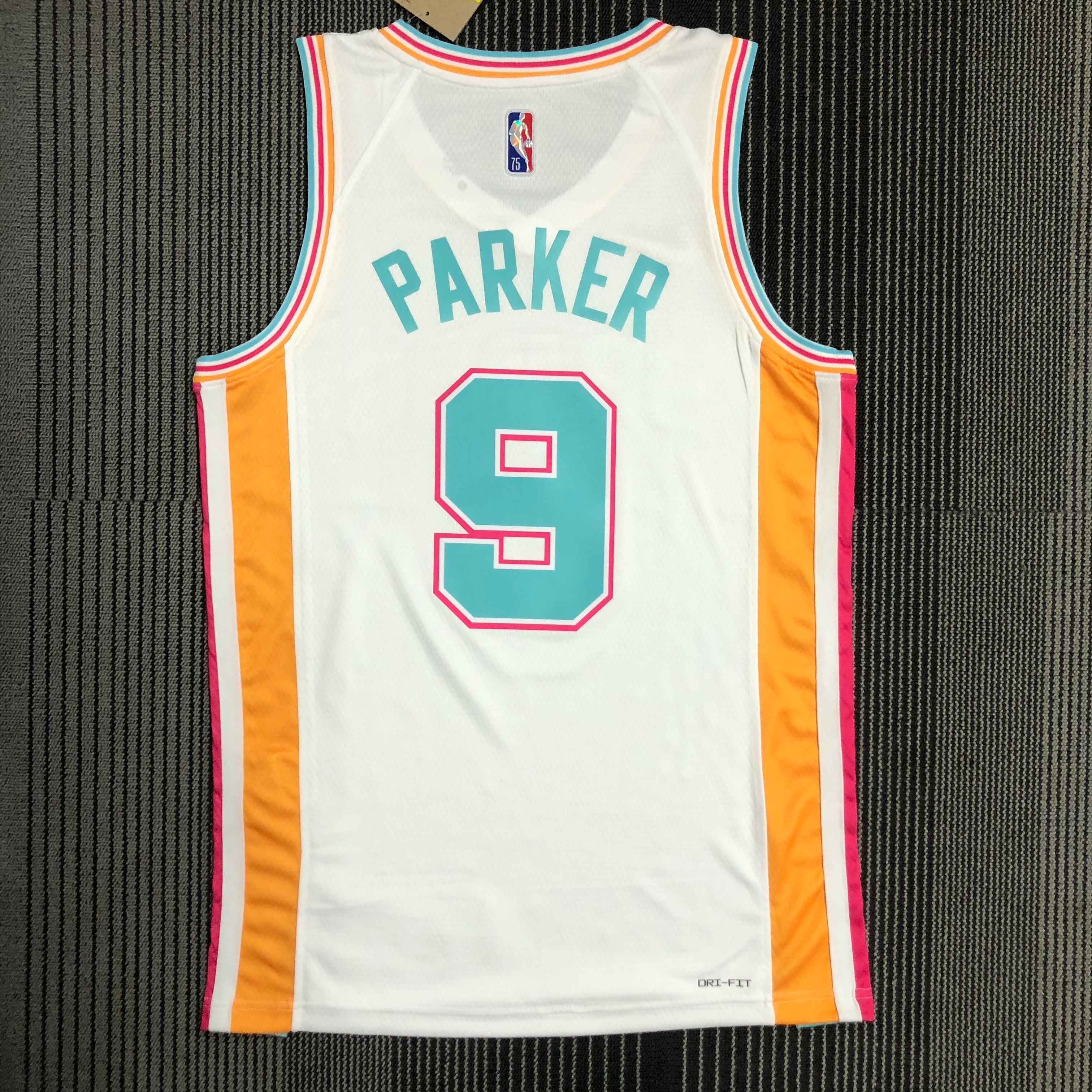 22 Season SAN ANTONIO SPURS City Edition  #9