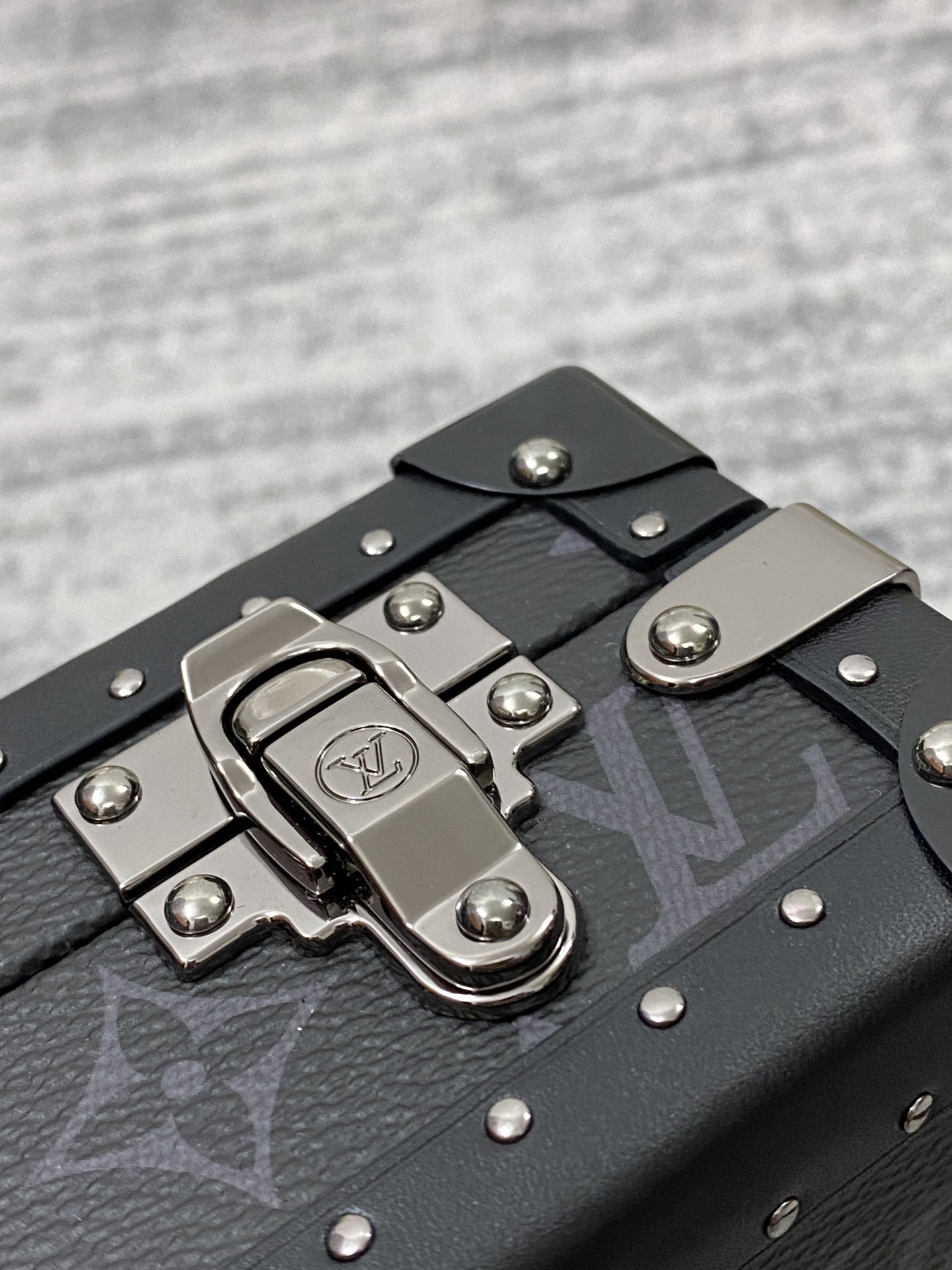 Louis Vuitton LV Clutch Box M20251