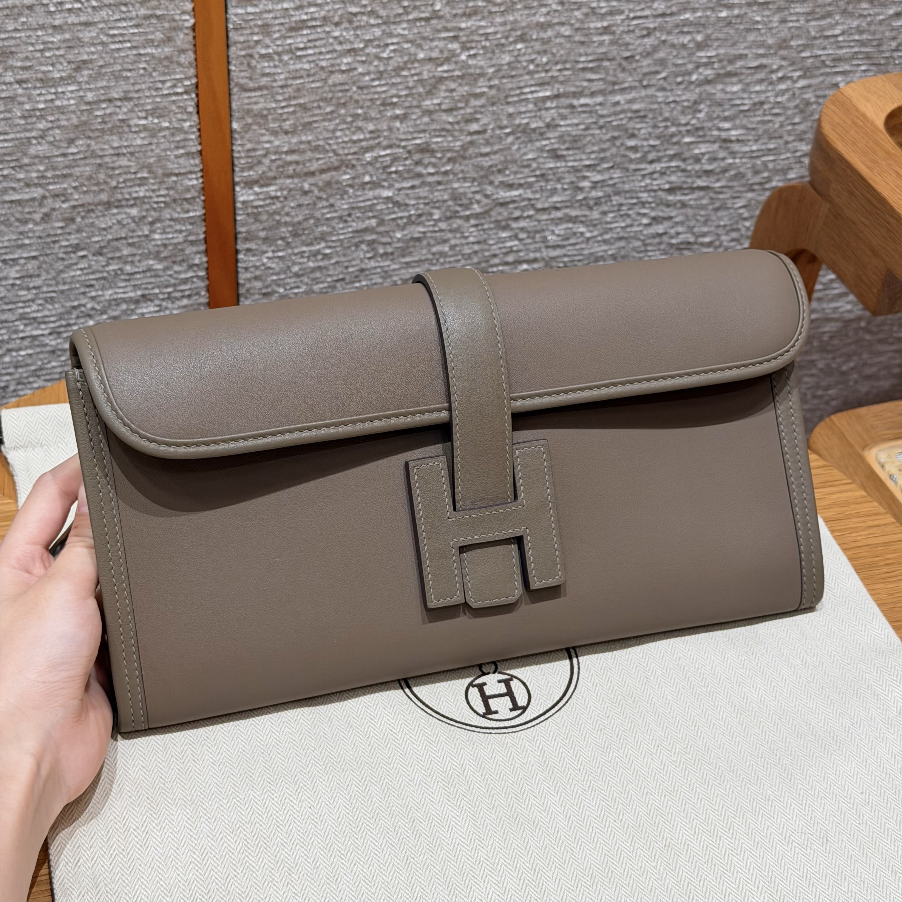 Hermes Etoupe Swift Jige Elan Clutch