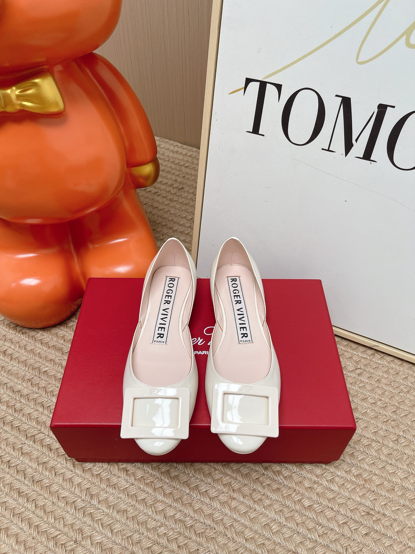 Roger Vivier Rose Shiny Leather Ballet Flat