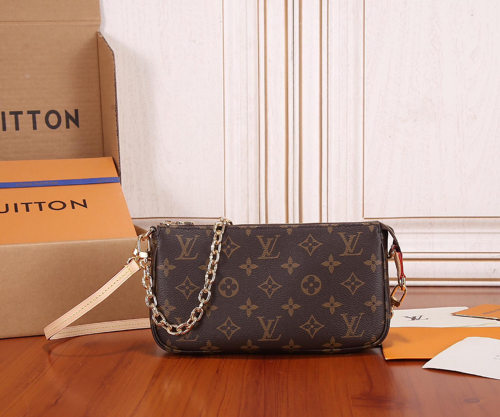 Louis Vuitton LV Pochette Accessoires