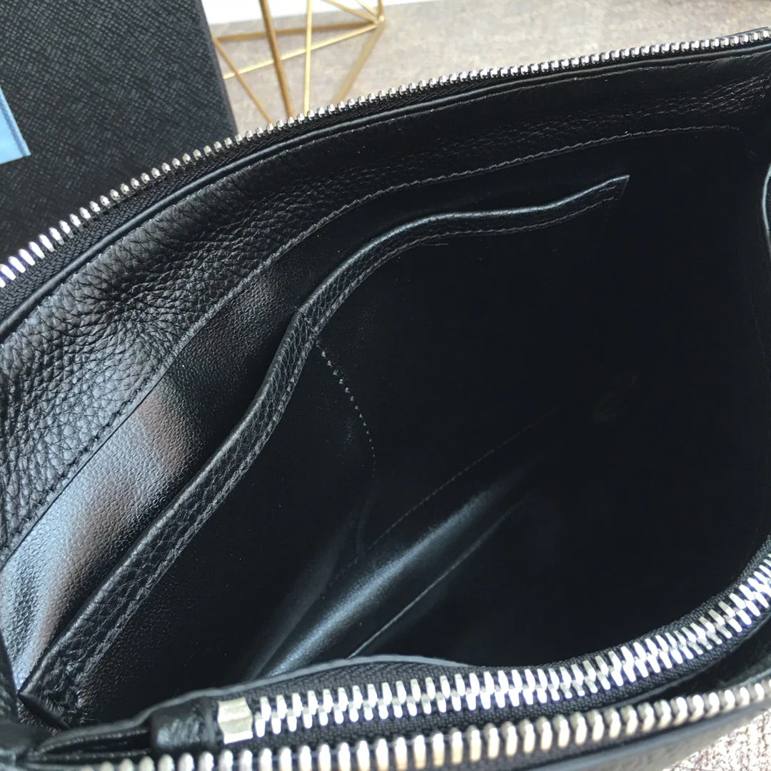 Prada CLUTCH 29 IN BLACK GRAINED CALFSKIN SILVER HARDWARE