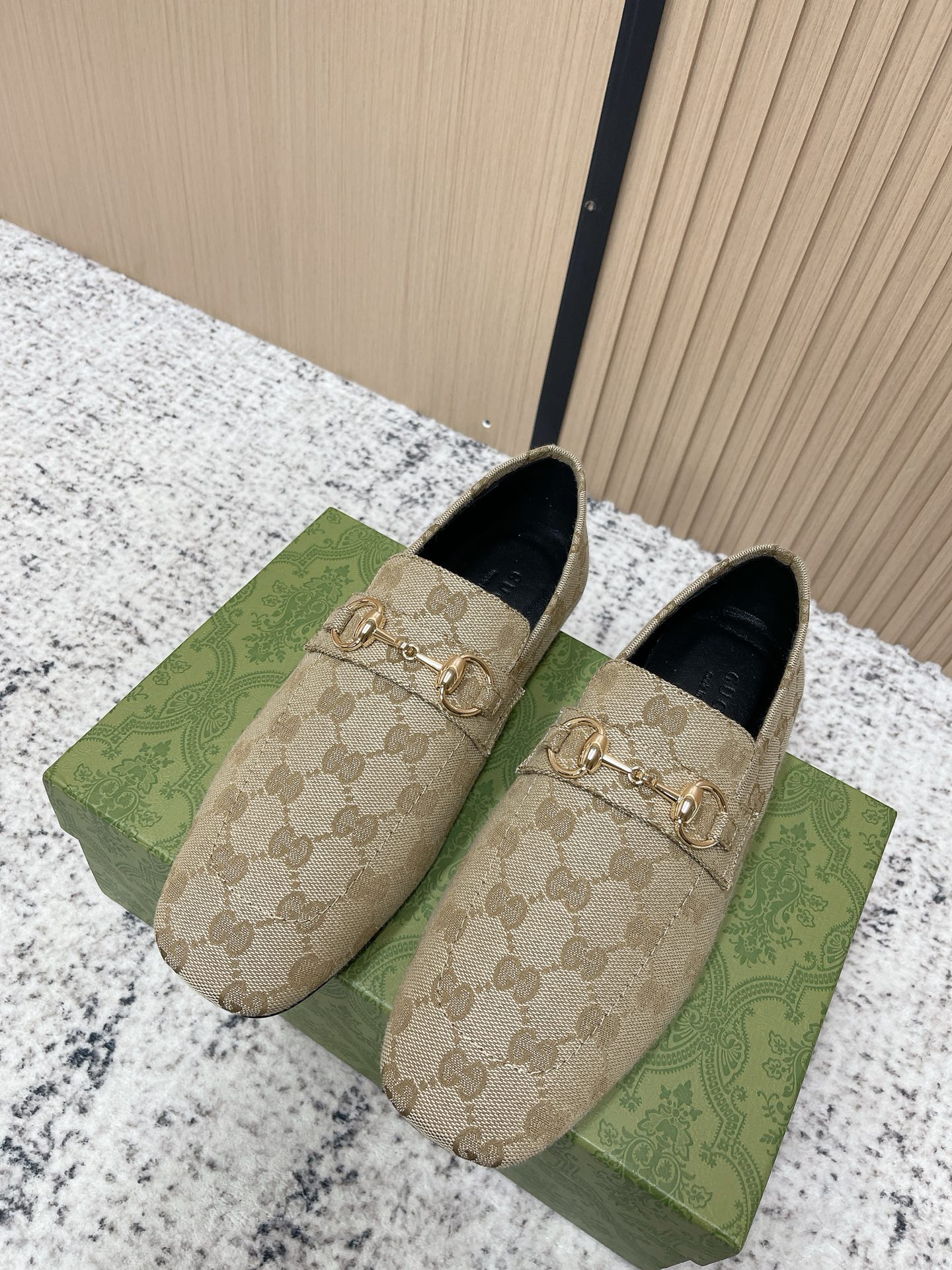Gucci Jordann Unisex Beige GG Fabric and leather Loafers
