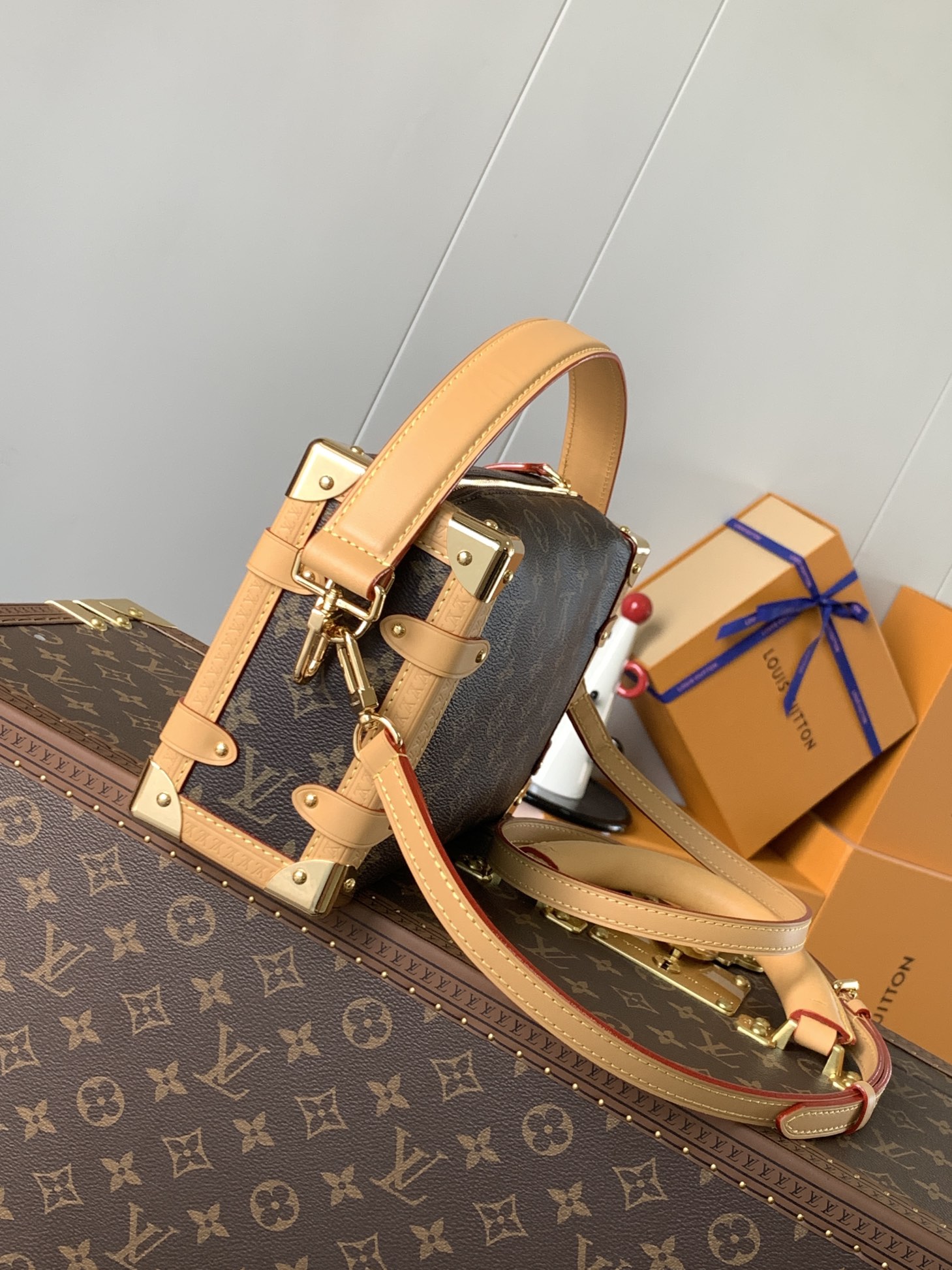 M46358 Side Trunk MM Bag in Monogram Canvas